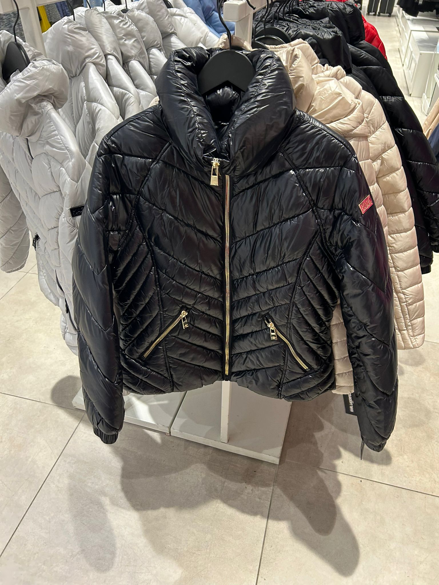 Karl Lagerfeld Paris Women's PILLOW COLLAR PUFFER JACKET Black