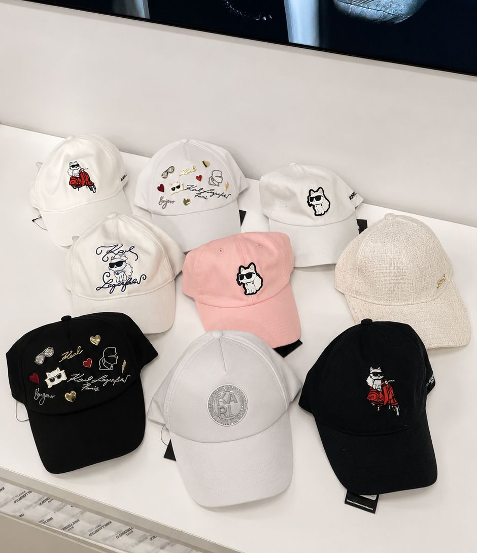 KARL LAGERFELD WOMEN'S PIN BASEBALL CAP-White