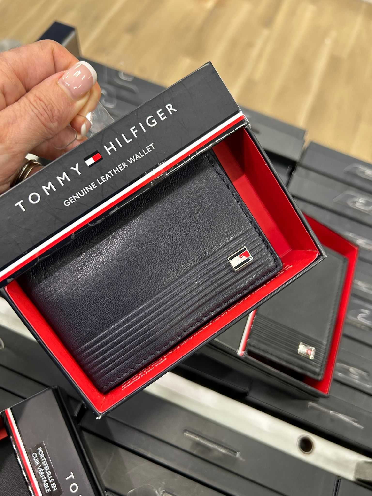 Tommy Hilfiger Men's Pebbled Leather Bifold Wallet