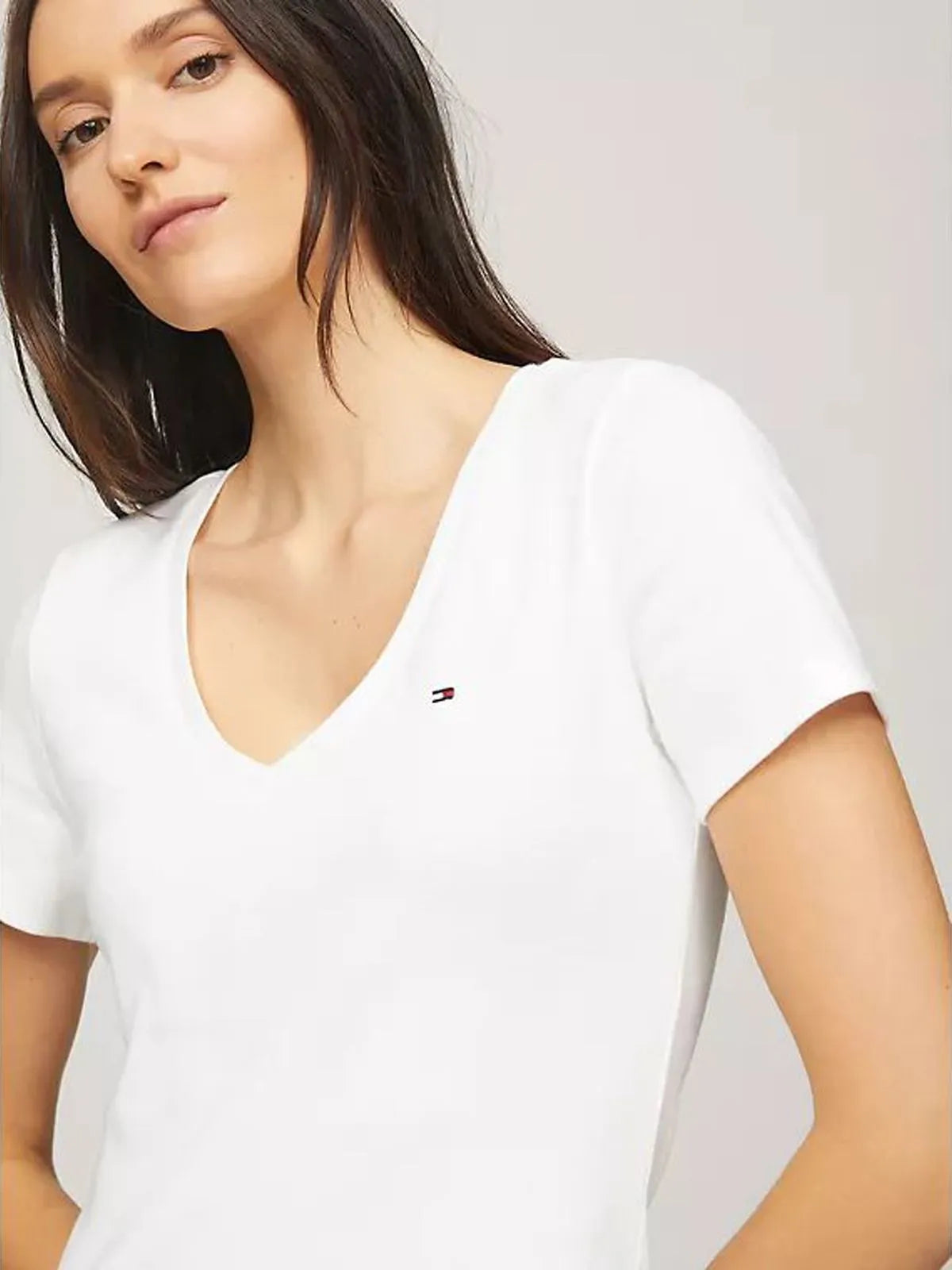 Womens' Tommy Hilfiger V-neck T-shirt/ WHITE
