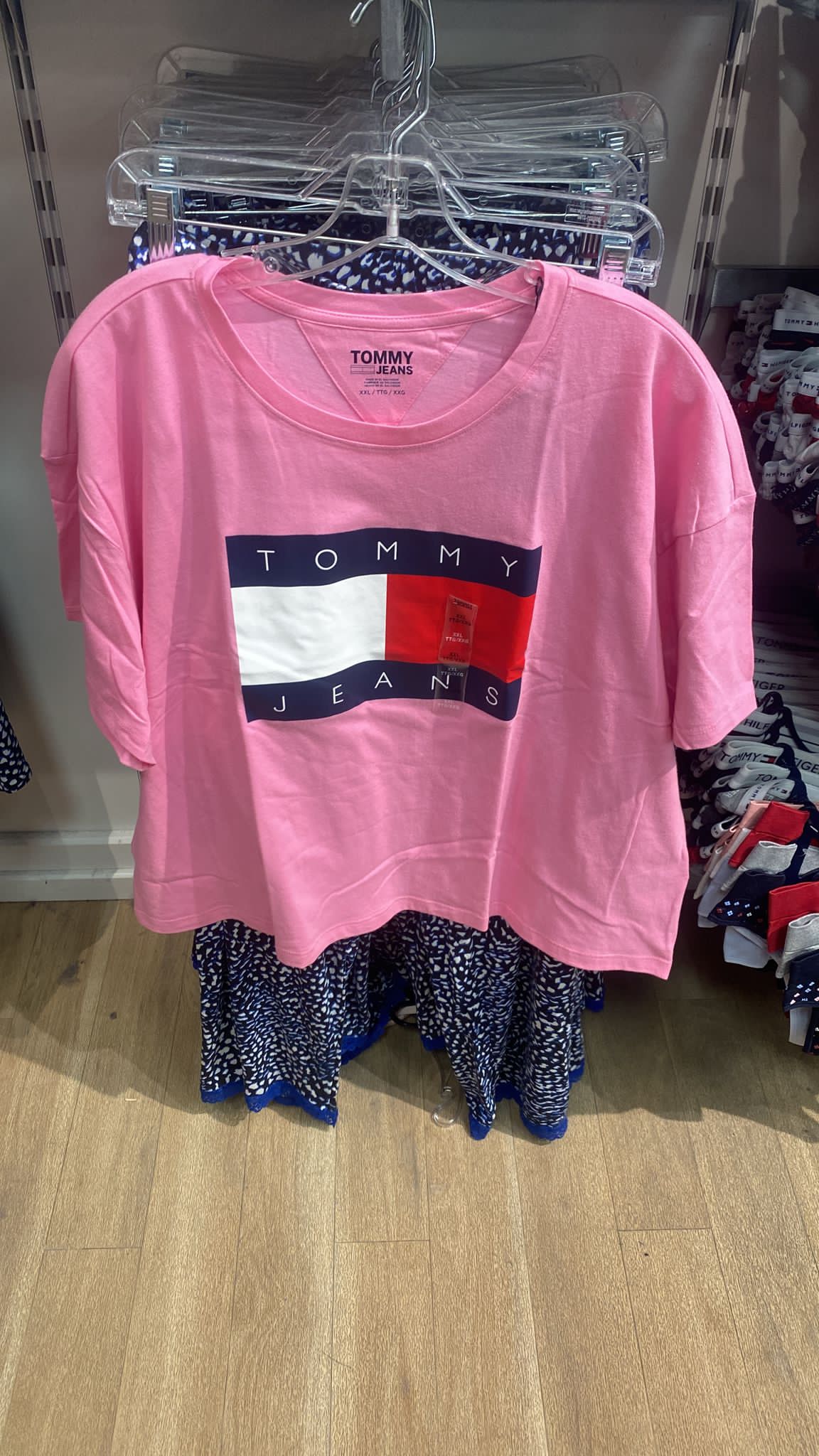 Tommy Women Flag Badge Boxy Fit T-Shirt/