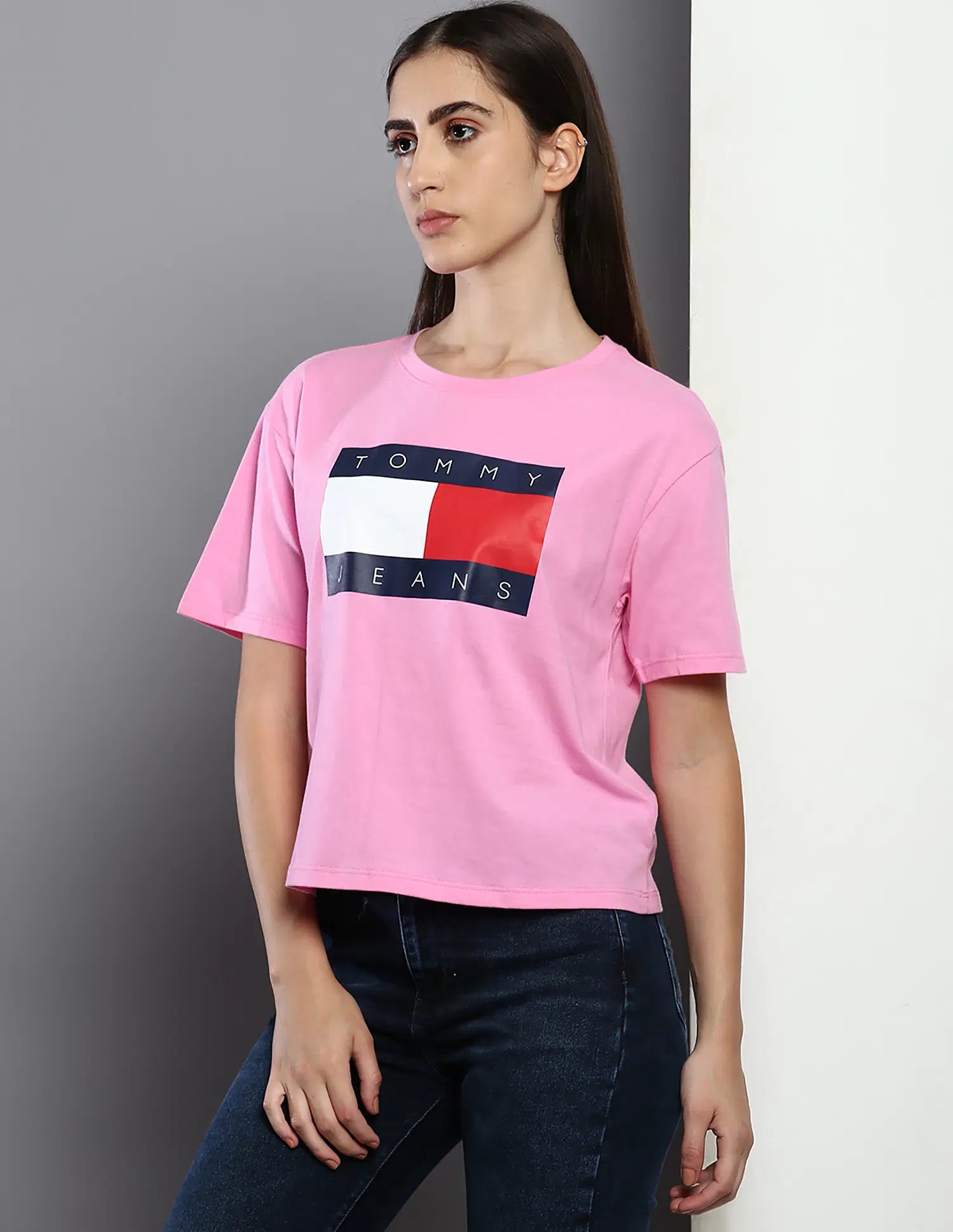 Tommy Women Flag Badge Boxy Fit T-Shirt/