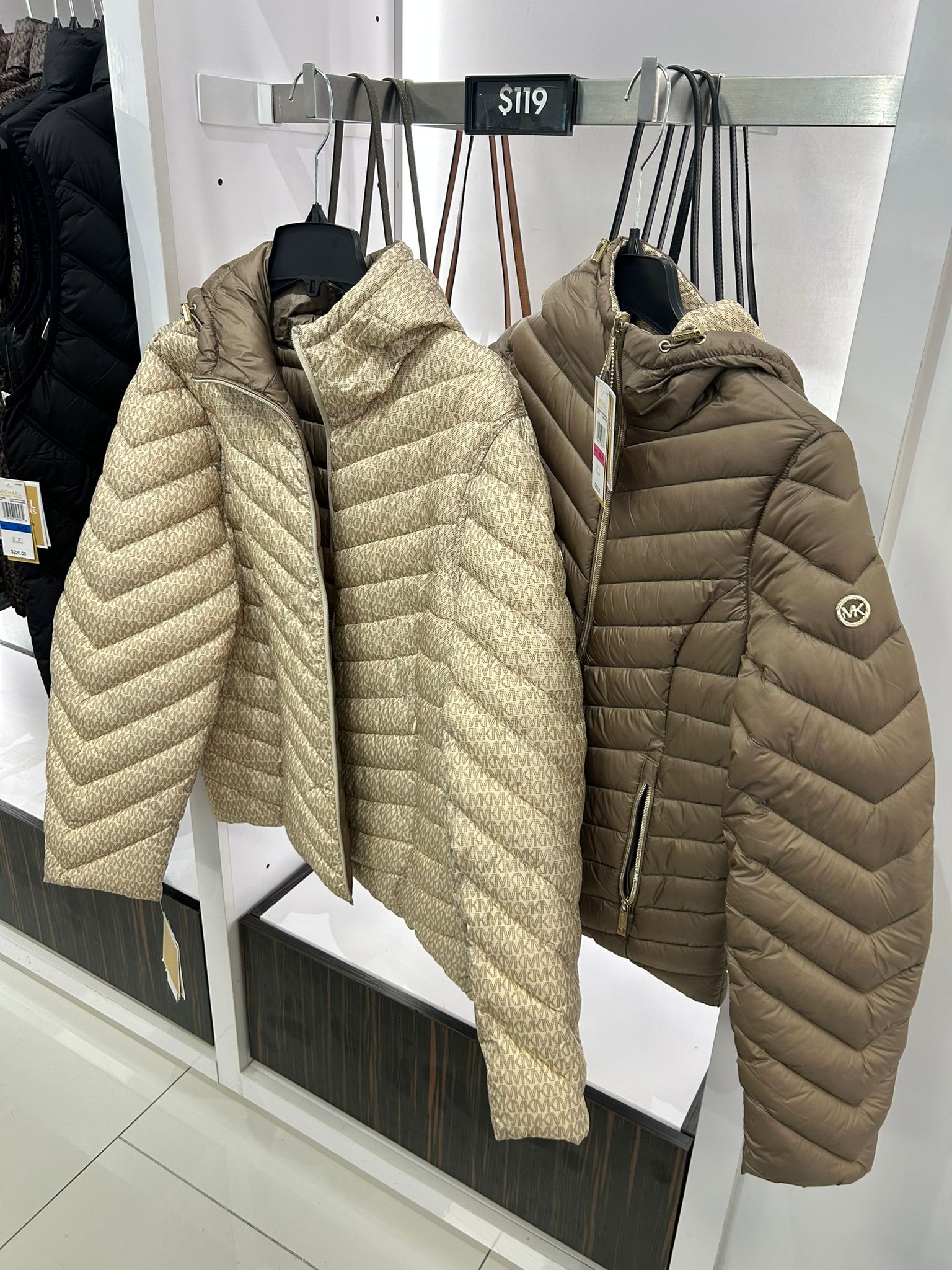 Michael Kors WOMENS' Chevron Logo Print Quilted Nylon Reversible Jacket TAUPE/BONE LOGO