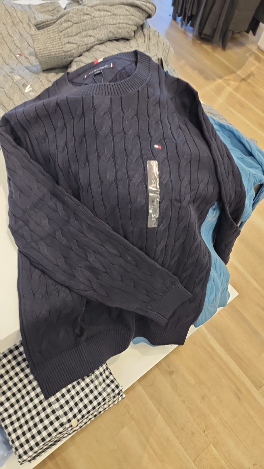 TOMMY MENS' Cable Knit Crewneck Sweater /Navy