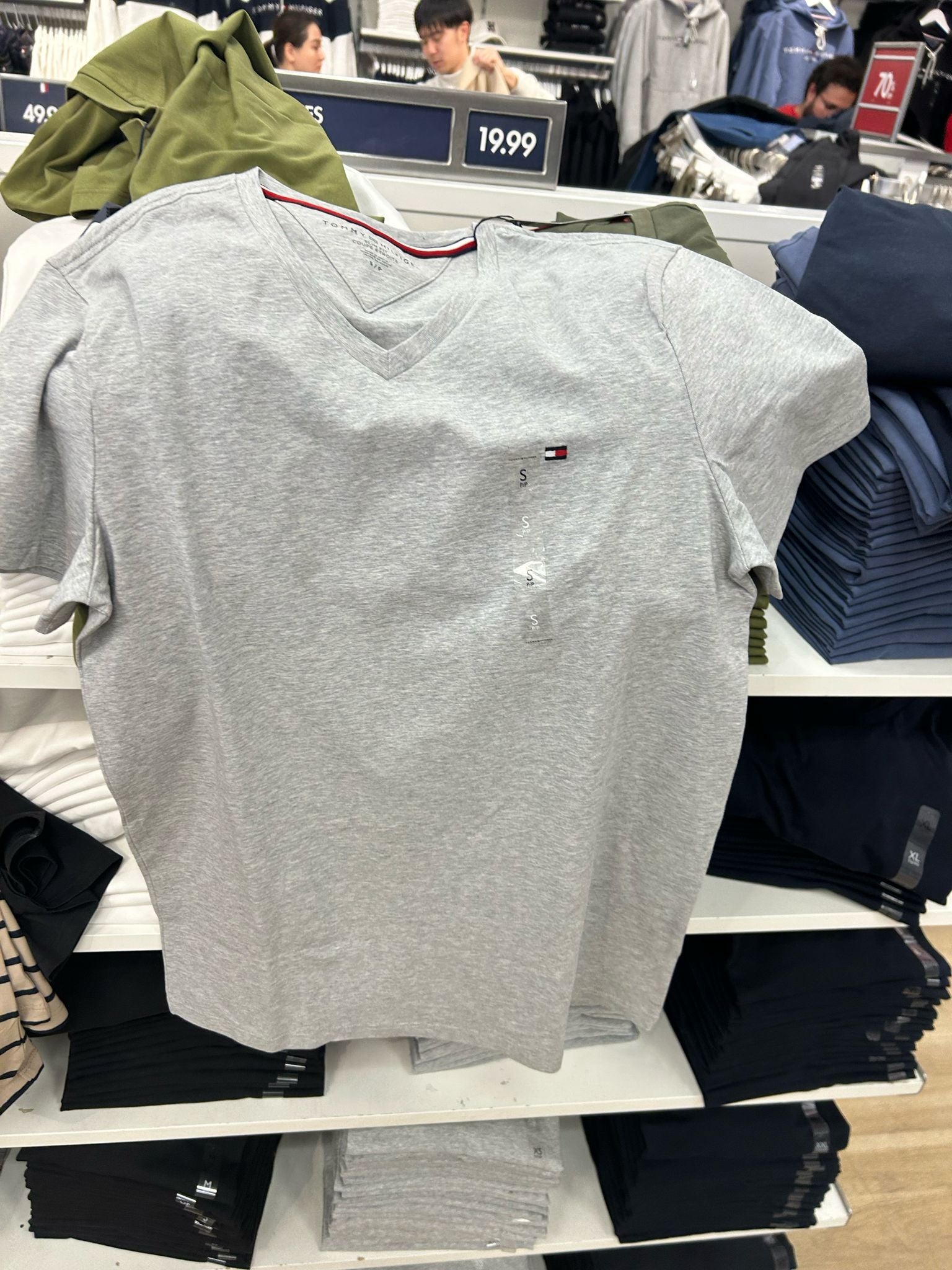 MEN TOMMY Solid V-Neck T-Shirt/ GREY