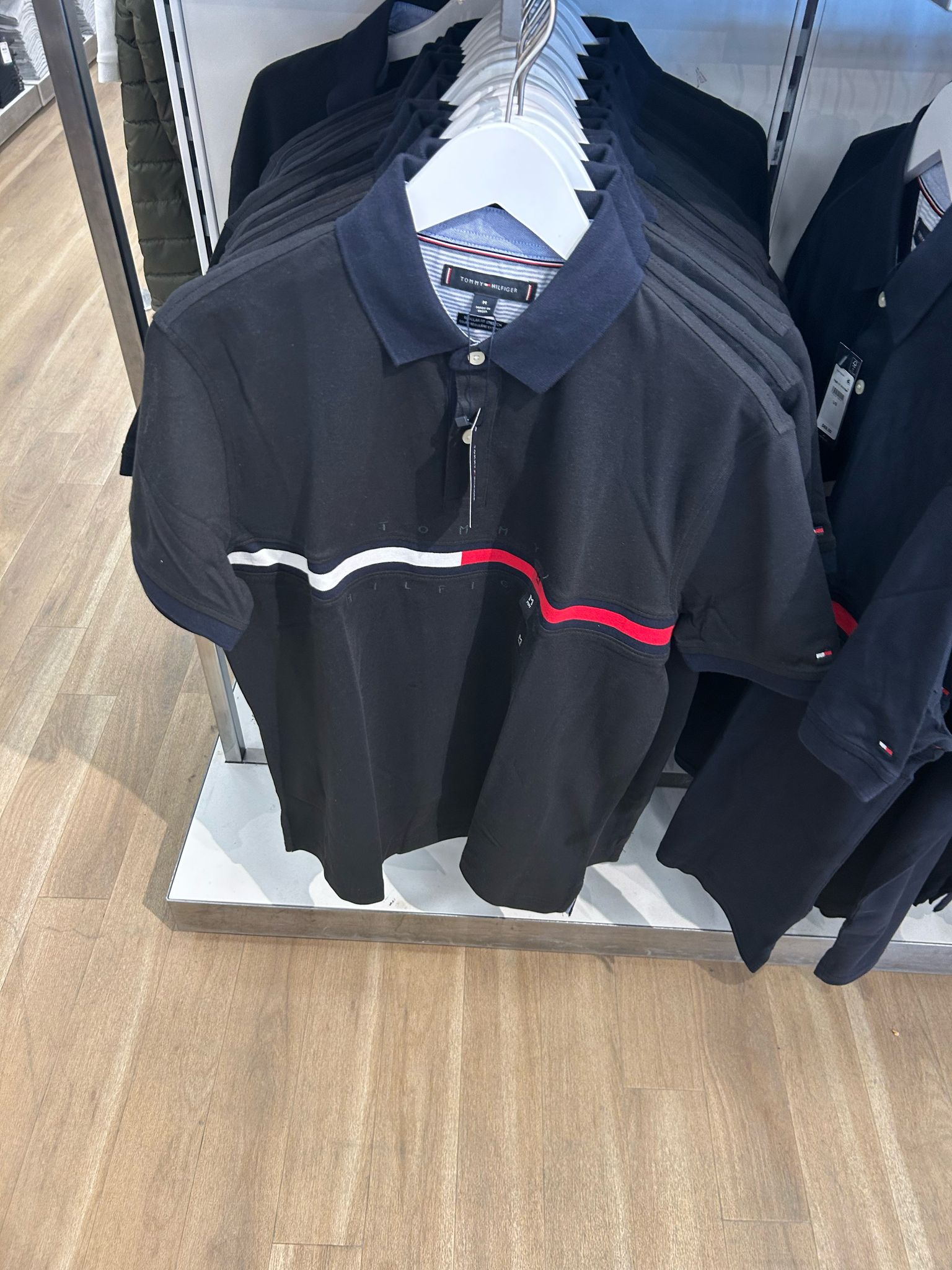 Tommy Mens' Embroidered Stripe Regular Fit Polo/ black