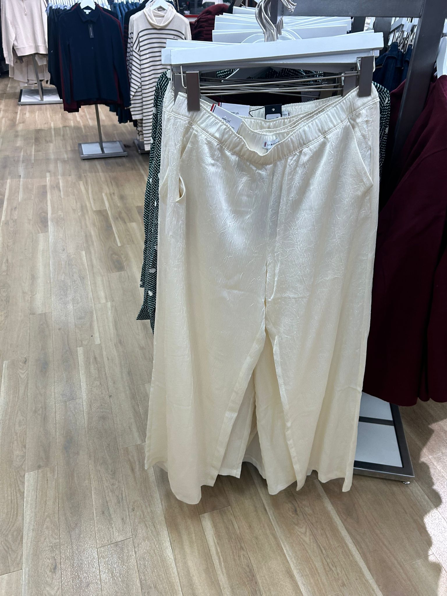 Womens' Tommy Textured Stretch Satin Pull-On Pant Ivory