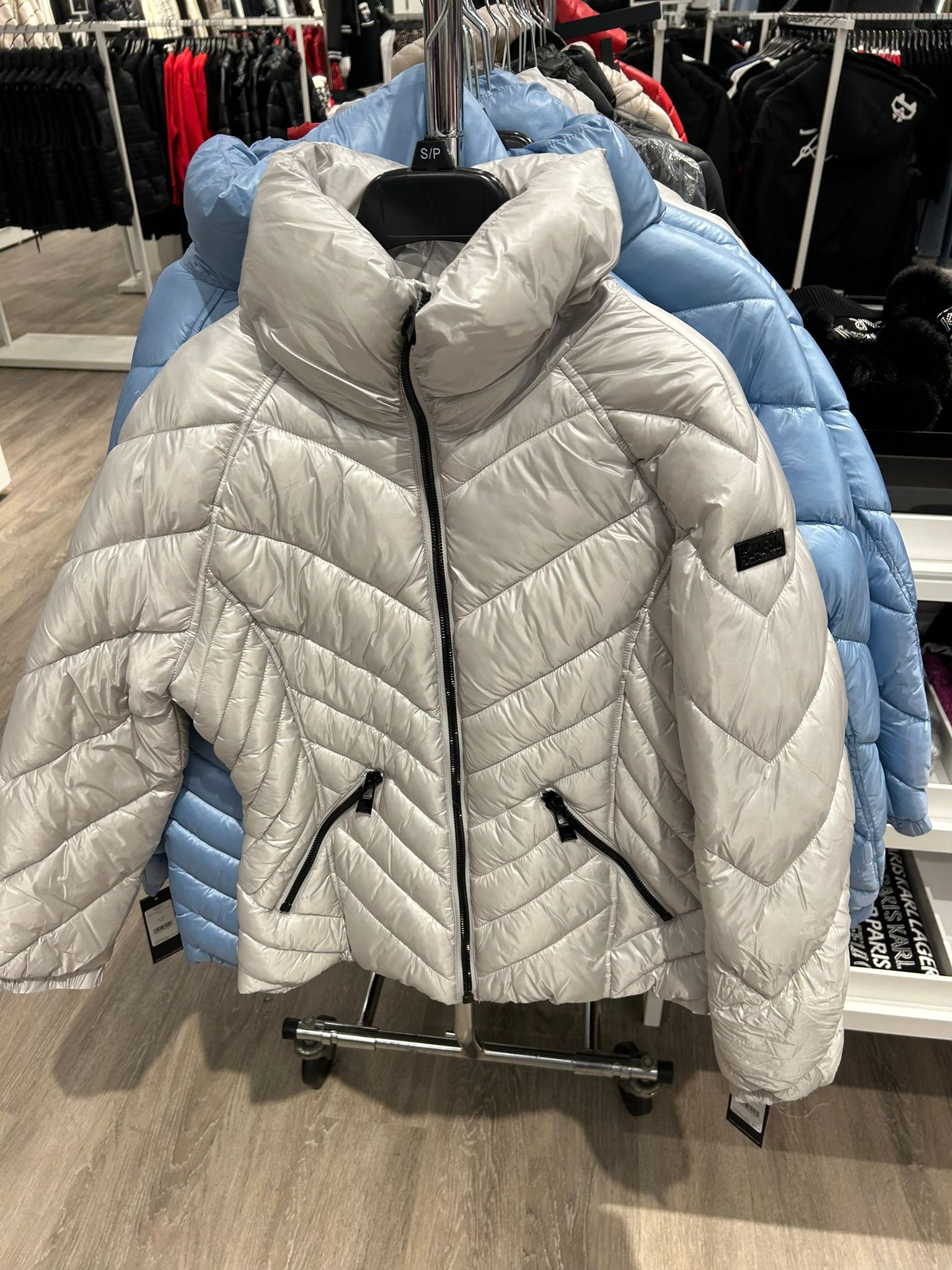 Karl Lagerfeld Paris Women's SHORT PUFFER JACKET WITH LOGO WHITE