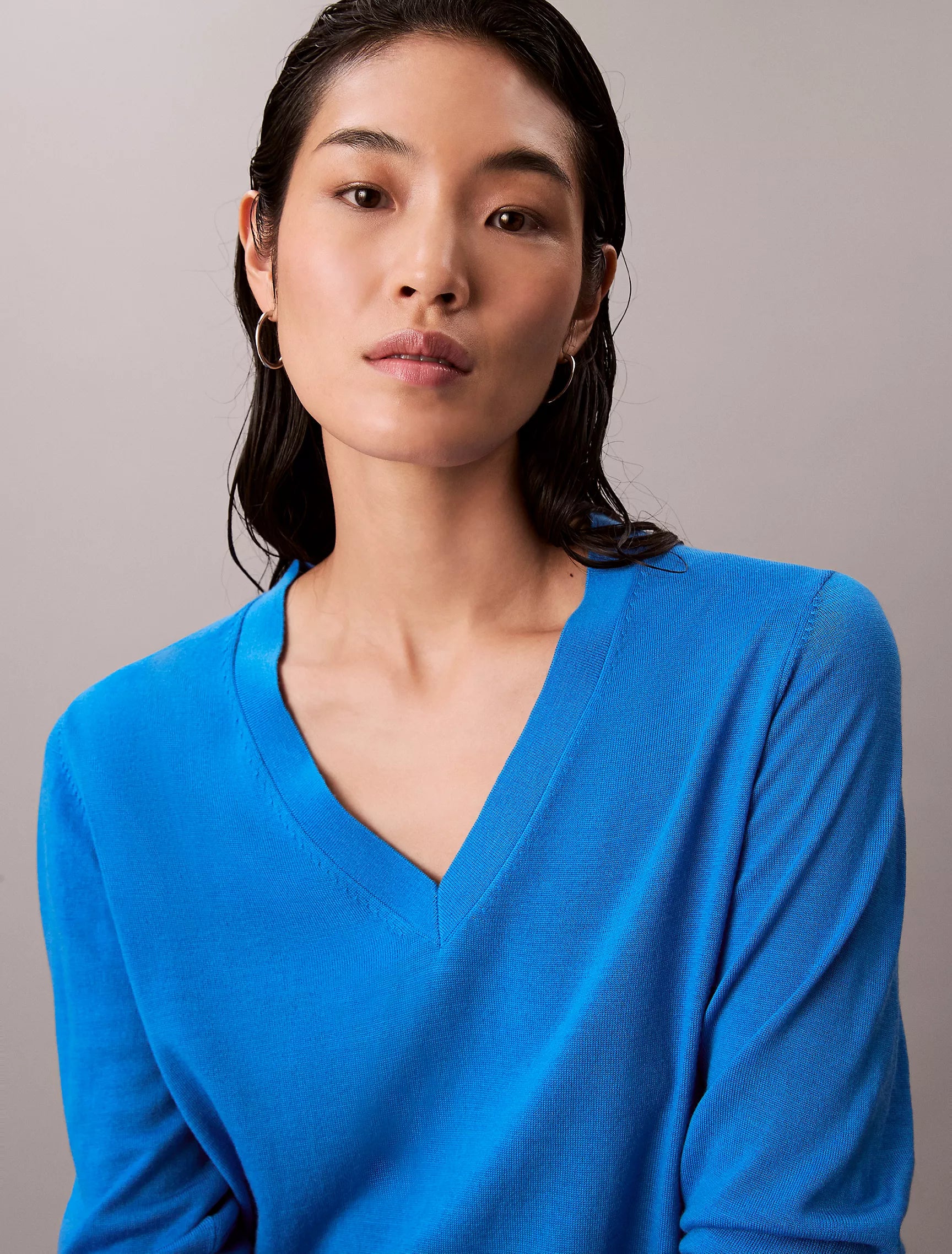 Calvin Klein WOMENS' Merino Wool V-Neck Sweater Corrib River Blue