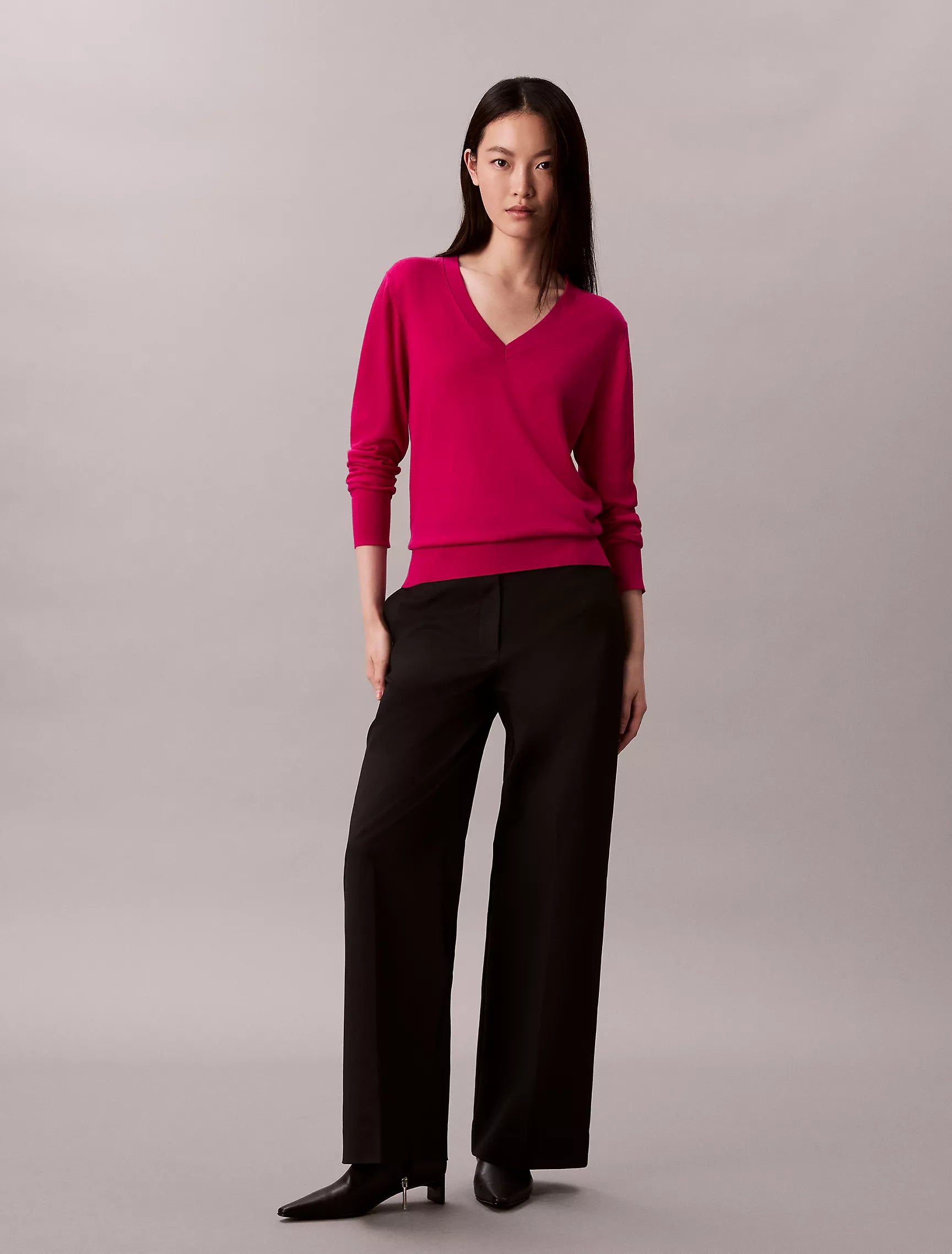 Calvin Klein WOMENS' Merino Wool V-Neck Sweater Petunia Pink