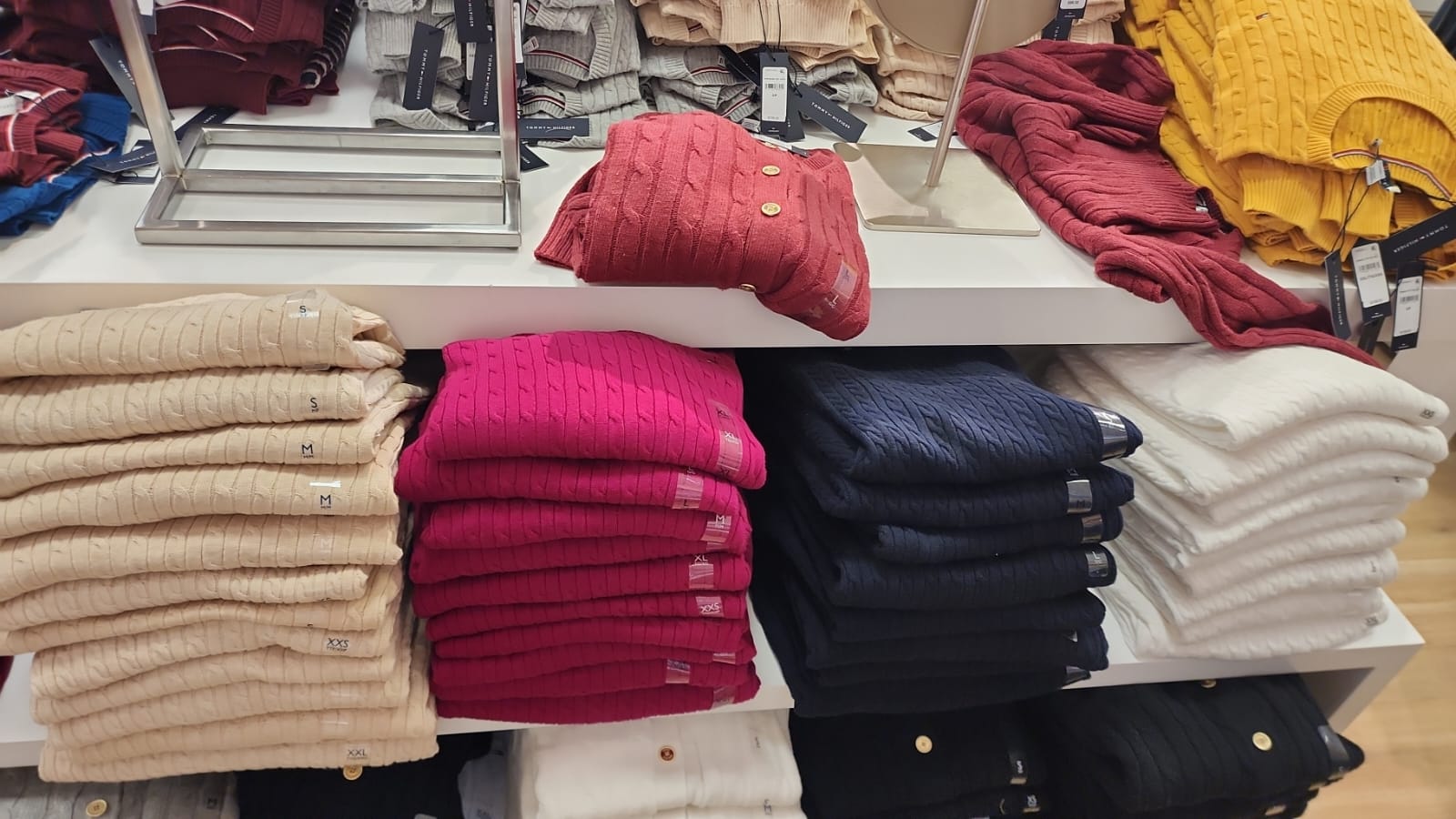 Tommy Womens' Cable Knit Sweater / Ecru
