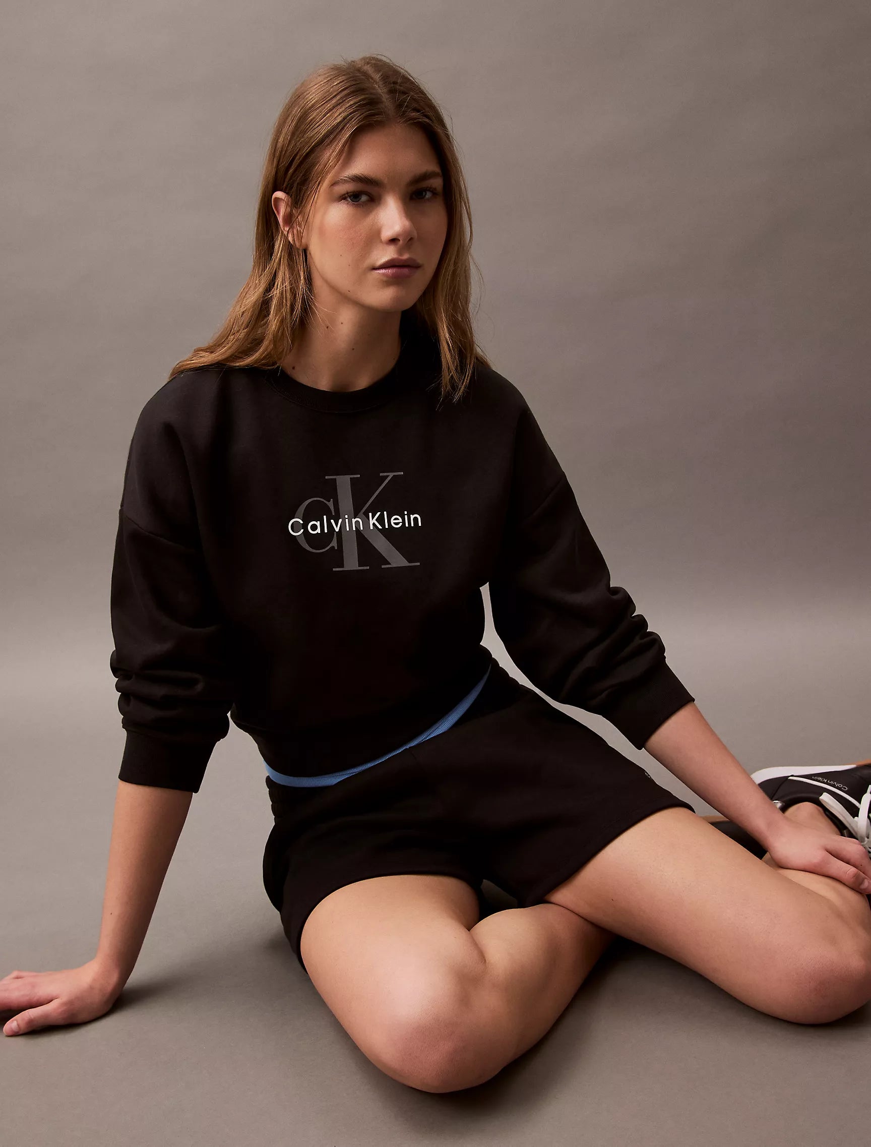 Calvin Klein Womens' Monogram Logo Fleece Relaxed Sweatshirt BLACK