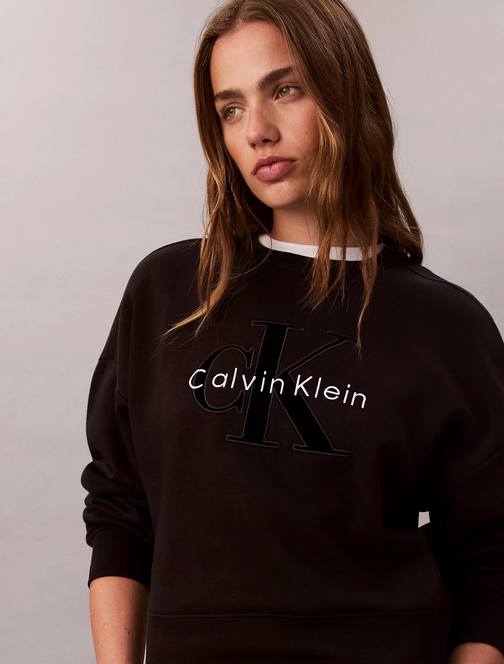 Womens' Calvin Klein Fleece Velvet Monologo Graphic Relaxed Sweatshirt Black