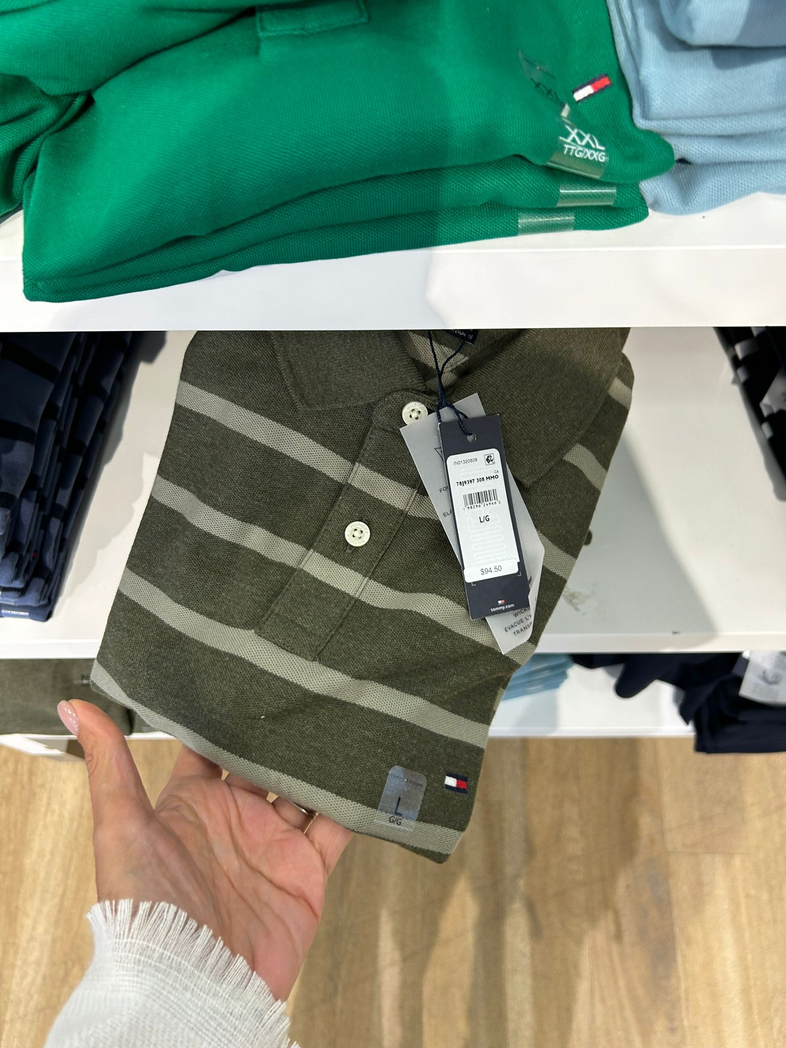 Tommy Mens' Regular Fit Stripe Wicking Polo Green Stripe