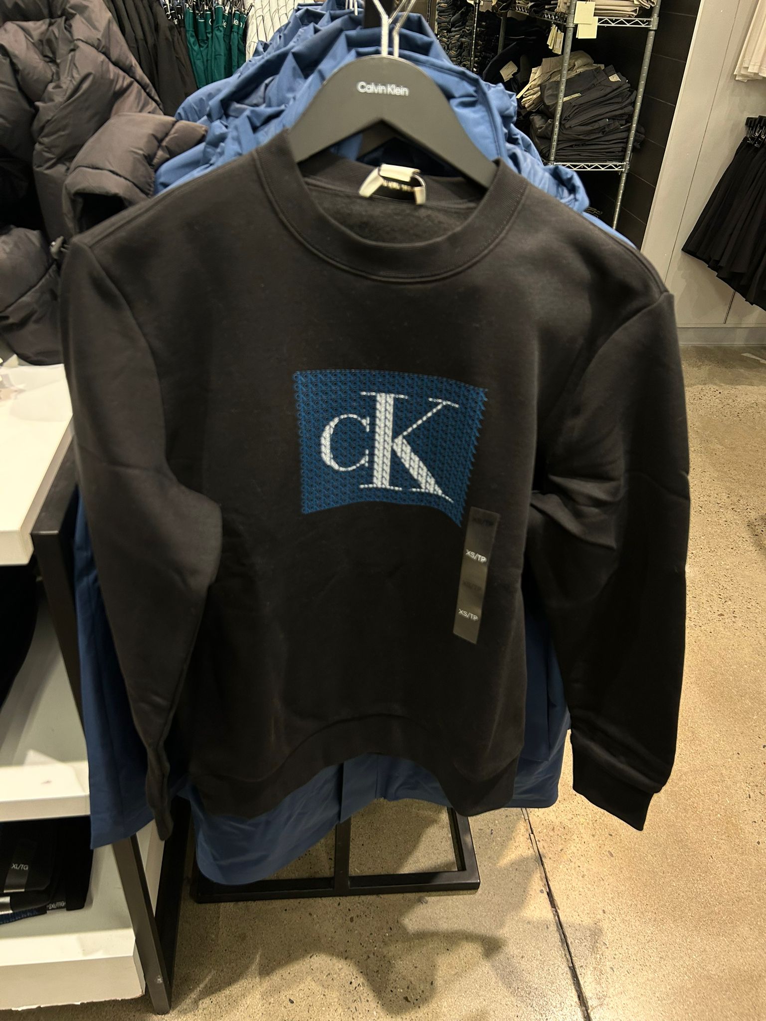 CALVIN KLEIN Mens' Fleece Layered Monogram Graphic Sweatshirt BLACK