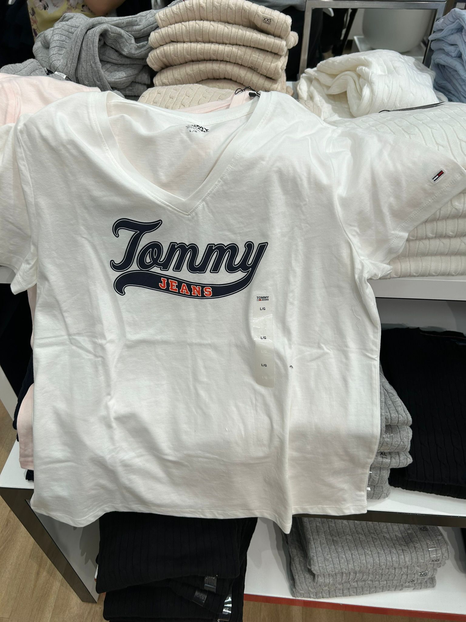 Tommy Jeans Tommy Logo V-Neck T-Shirt - Fresh White