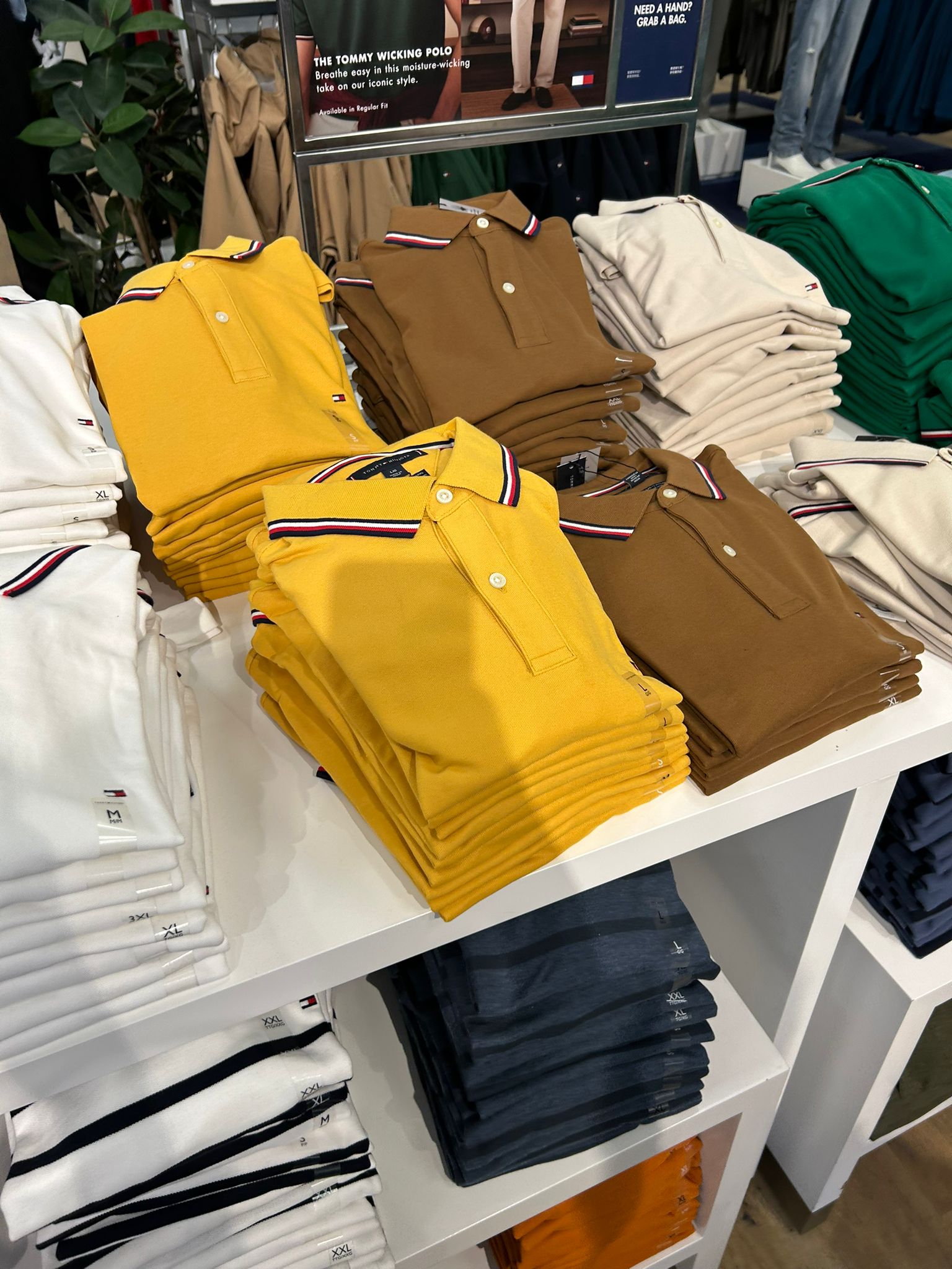 Tommy Mens' Regular Fit Tommy Wicking Polo/ Mustard