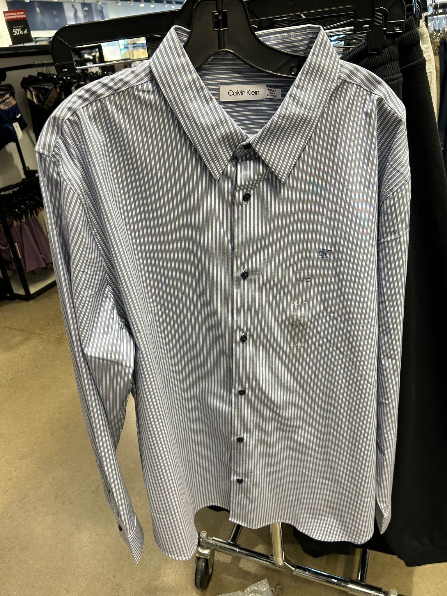 Calvin Klein MENS' POPLIN STRETCH STRIPE SHIRT ink