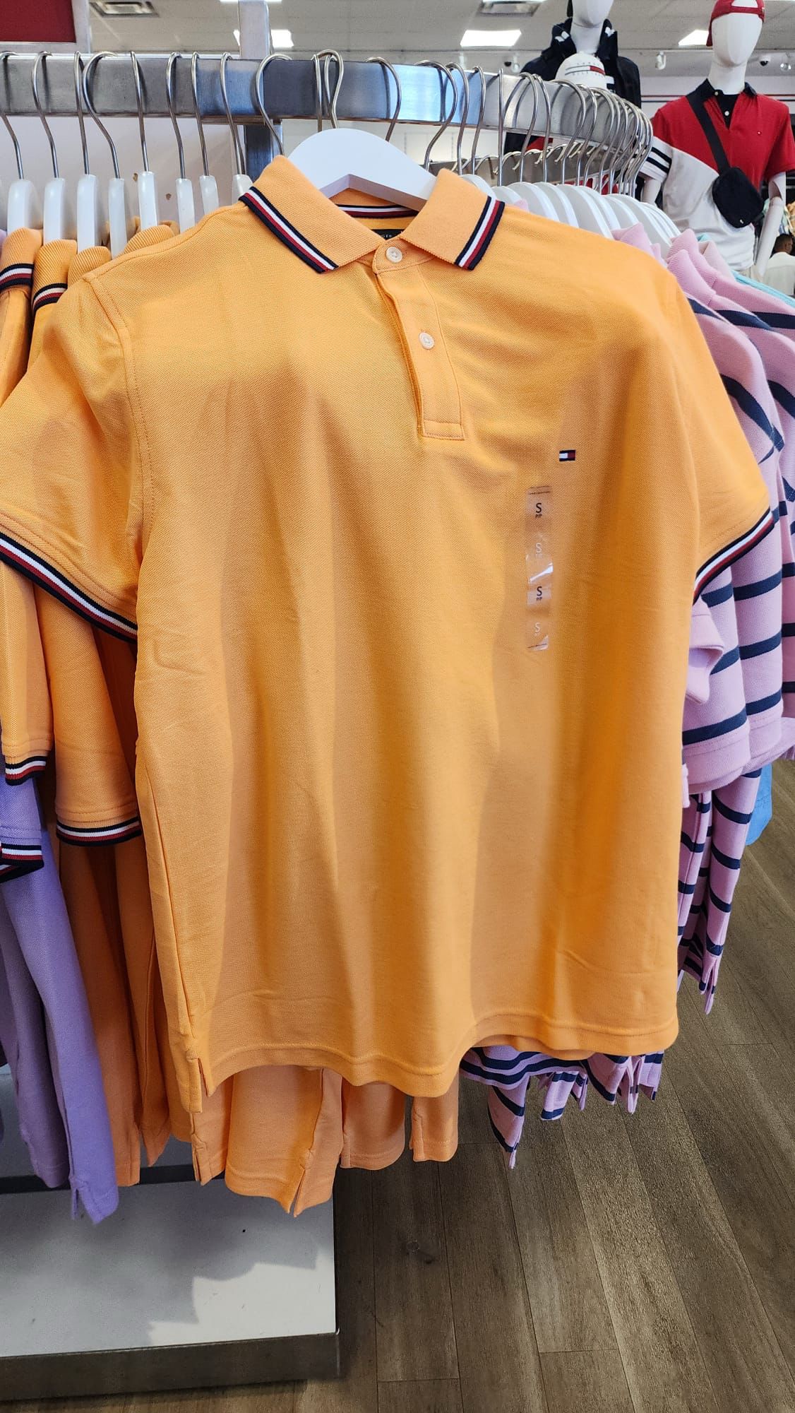 Tommy Mens' Regular Fit Tommy Wicking Polo Autumn Orange