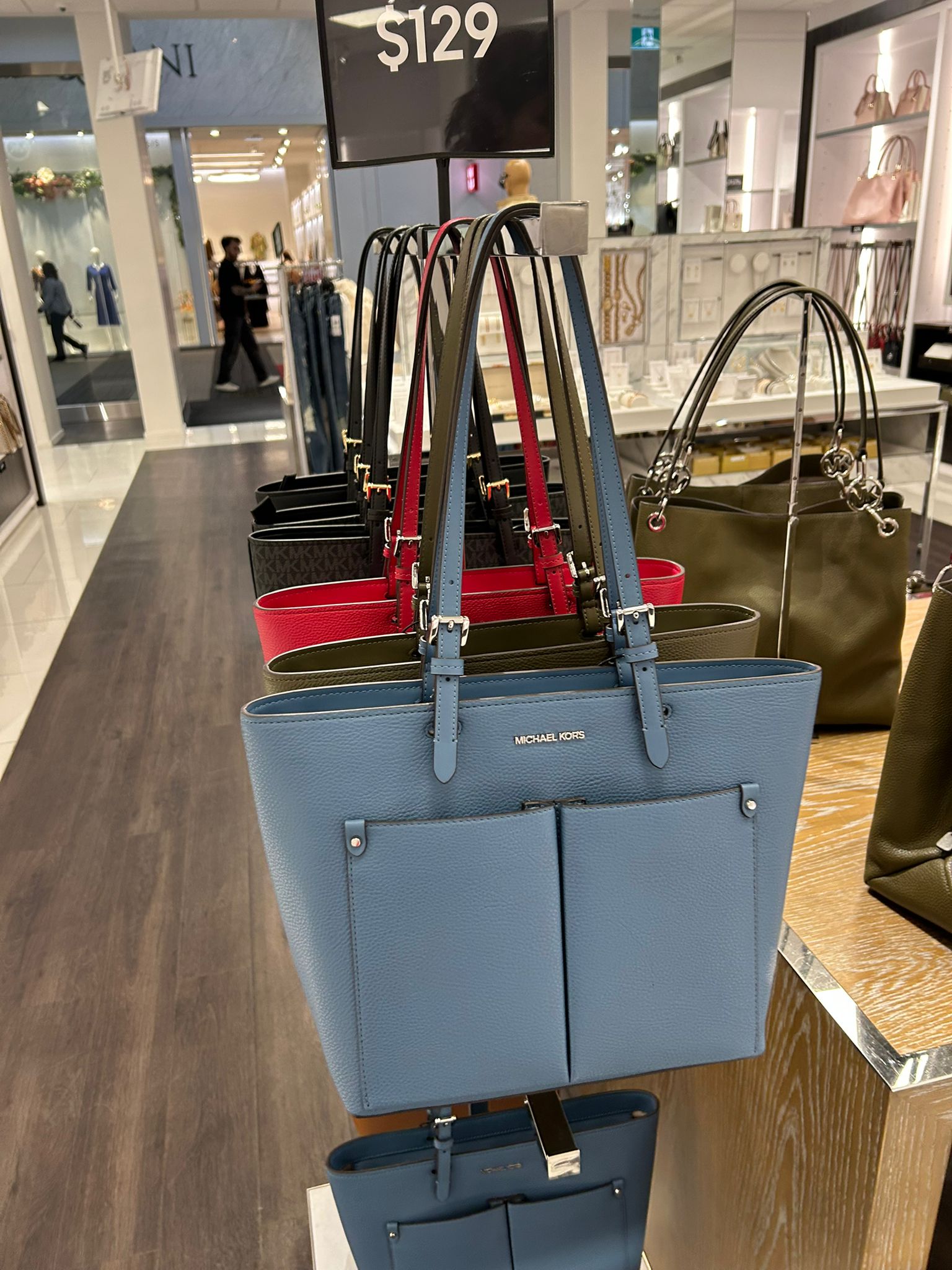 Michael Kors WOMENS' Jet Set Medium Pocket Tote BaG