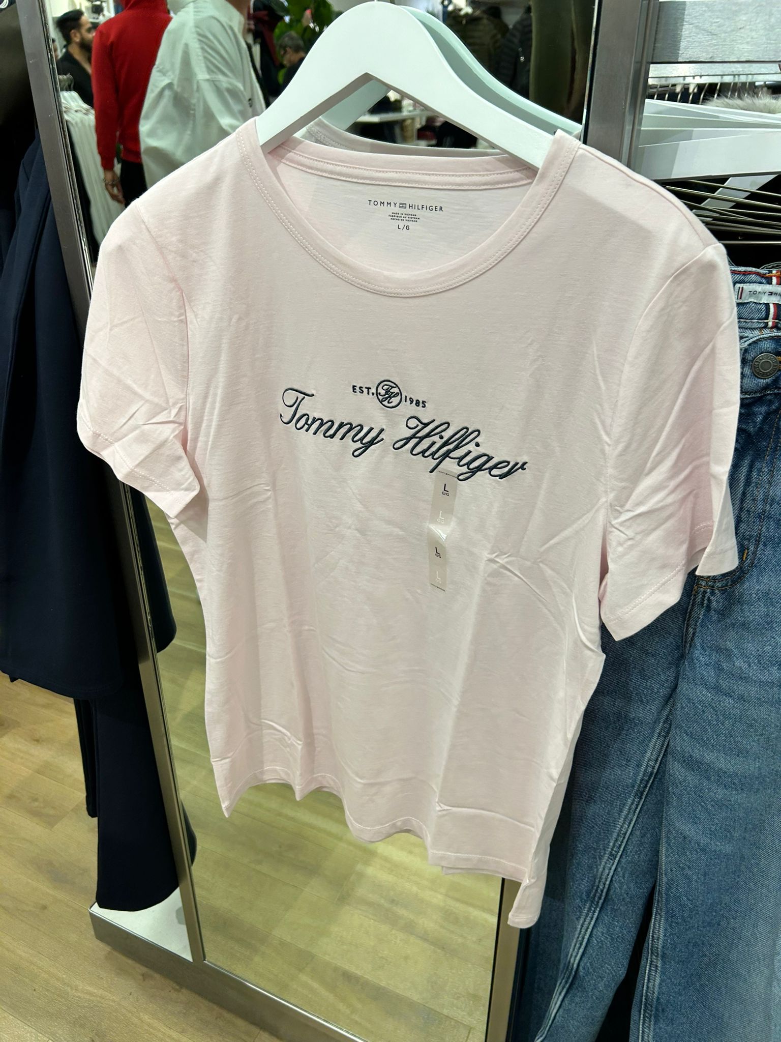 TOMMY Women Brand Print Regular Fit Crew-Neck T-Shirt/ PINK