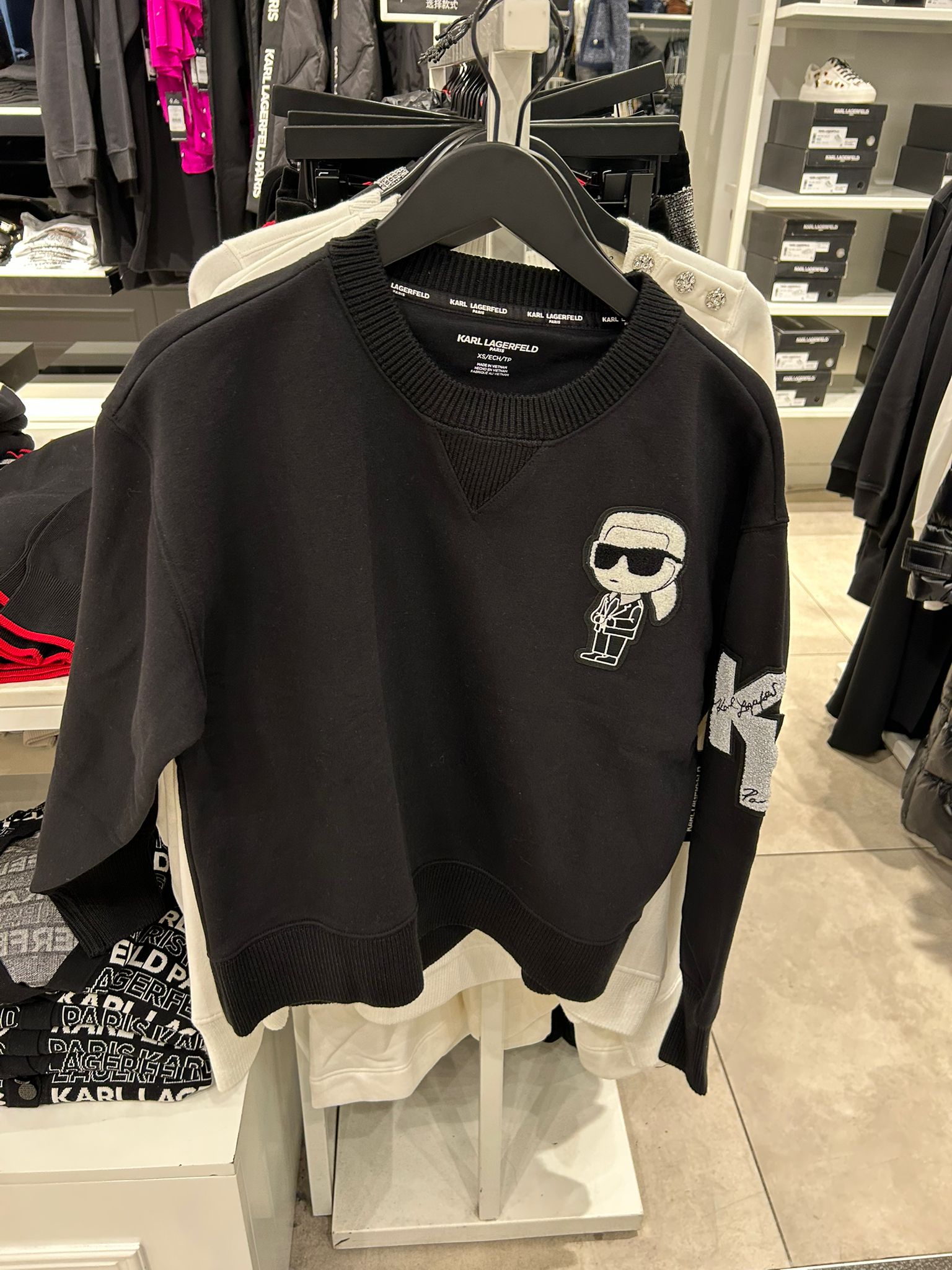 Karl Lagerfeld Paris Womens' KARL PATCH SWEATSHIRT