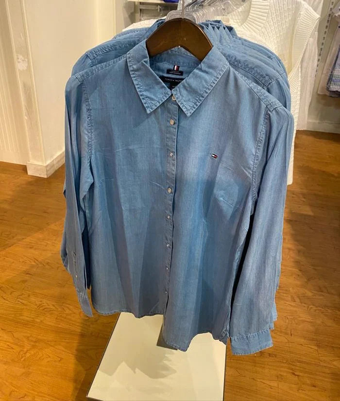 TOMMY ADAPTIVE WOMENS' CHAMBRAY SHIRT