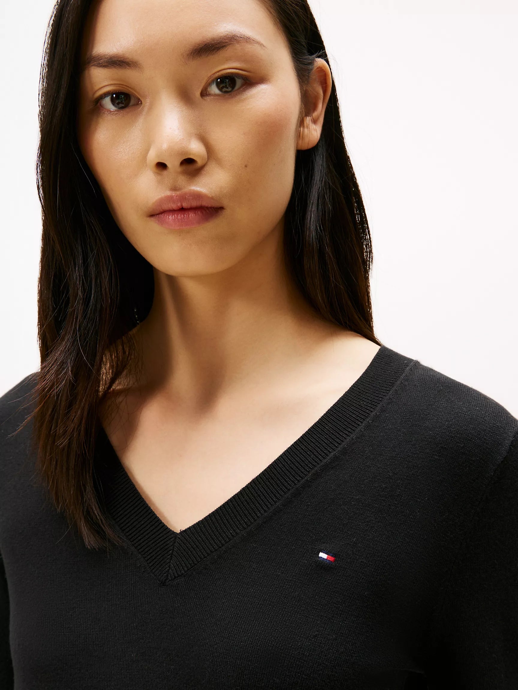 Tommy WOMENS' Viscose-Blend V-Neck Sweater BLACK