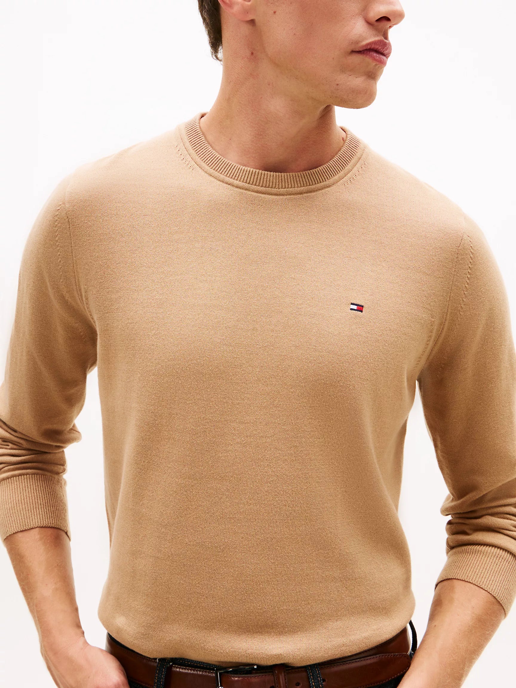 Tommy MENS' Classic Crewneck Sweater Iconic Camel