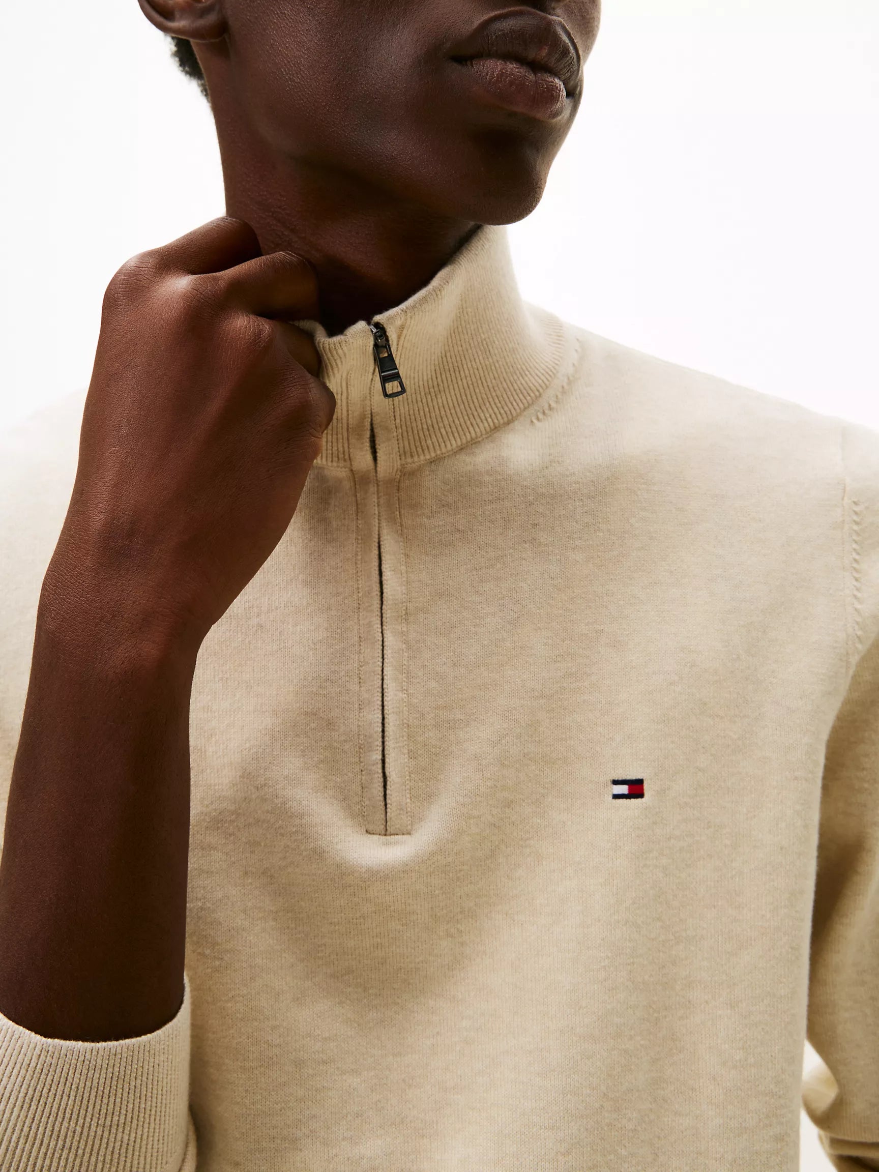 Tommy MENS' Classic Quarter-Zip Sweater Beige