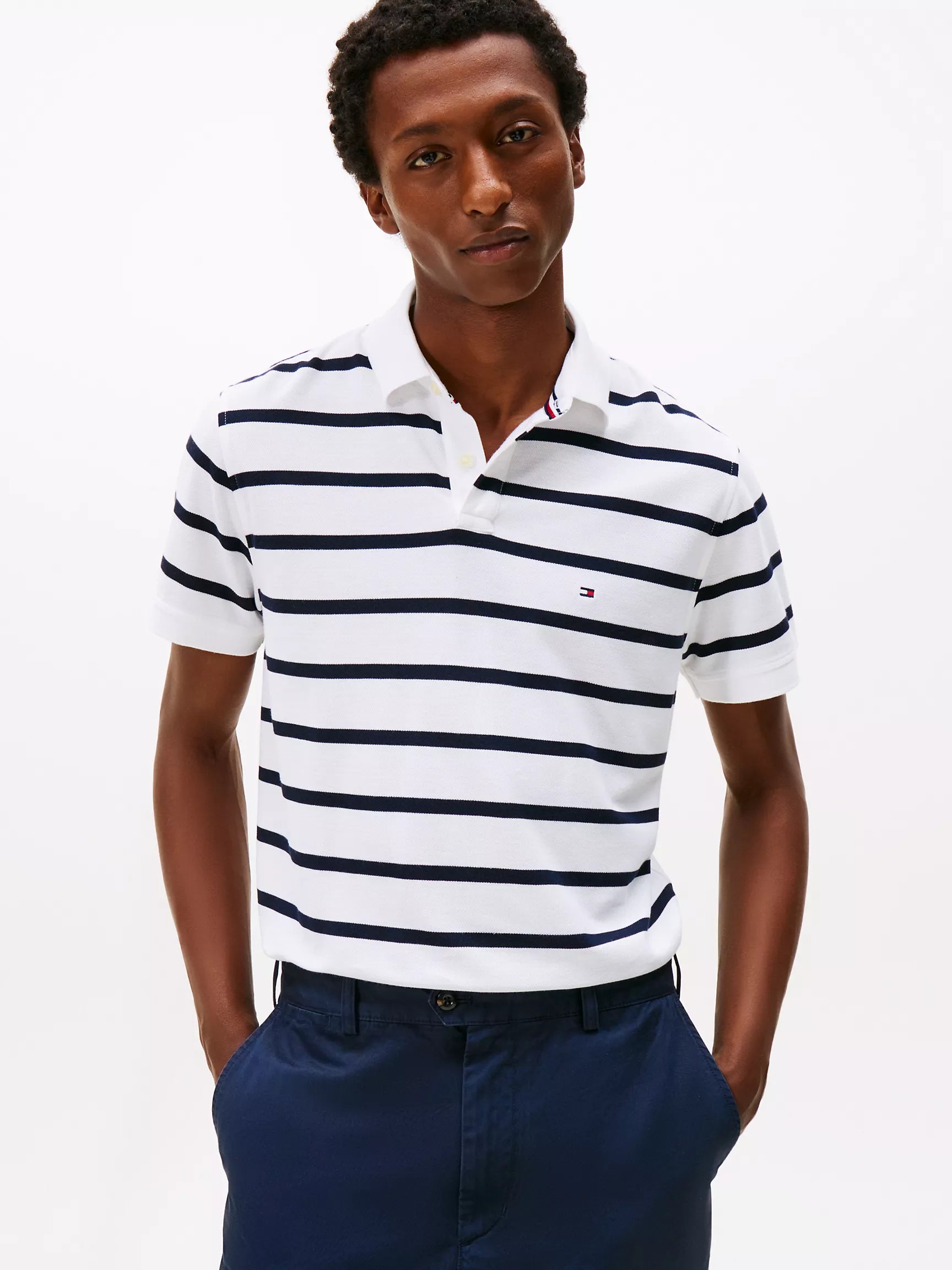 Tommy Mens' Regular Fit Stripe Wicking Polo/ Fresh White Stripe