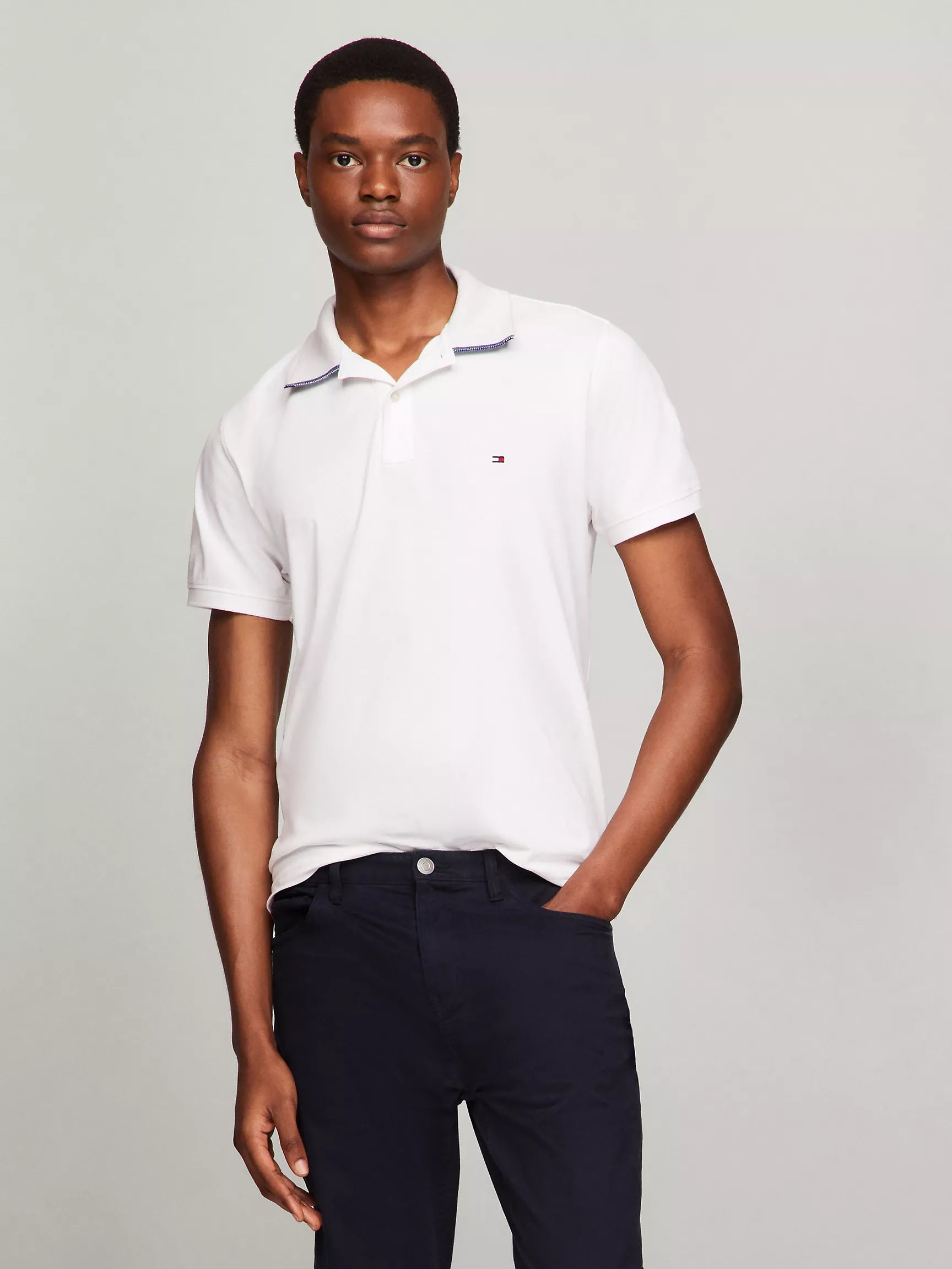Tommy MENS' Regular Fit Under Collar Tipped Polo