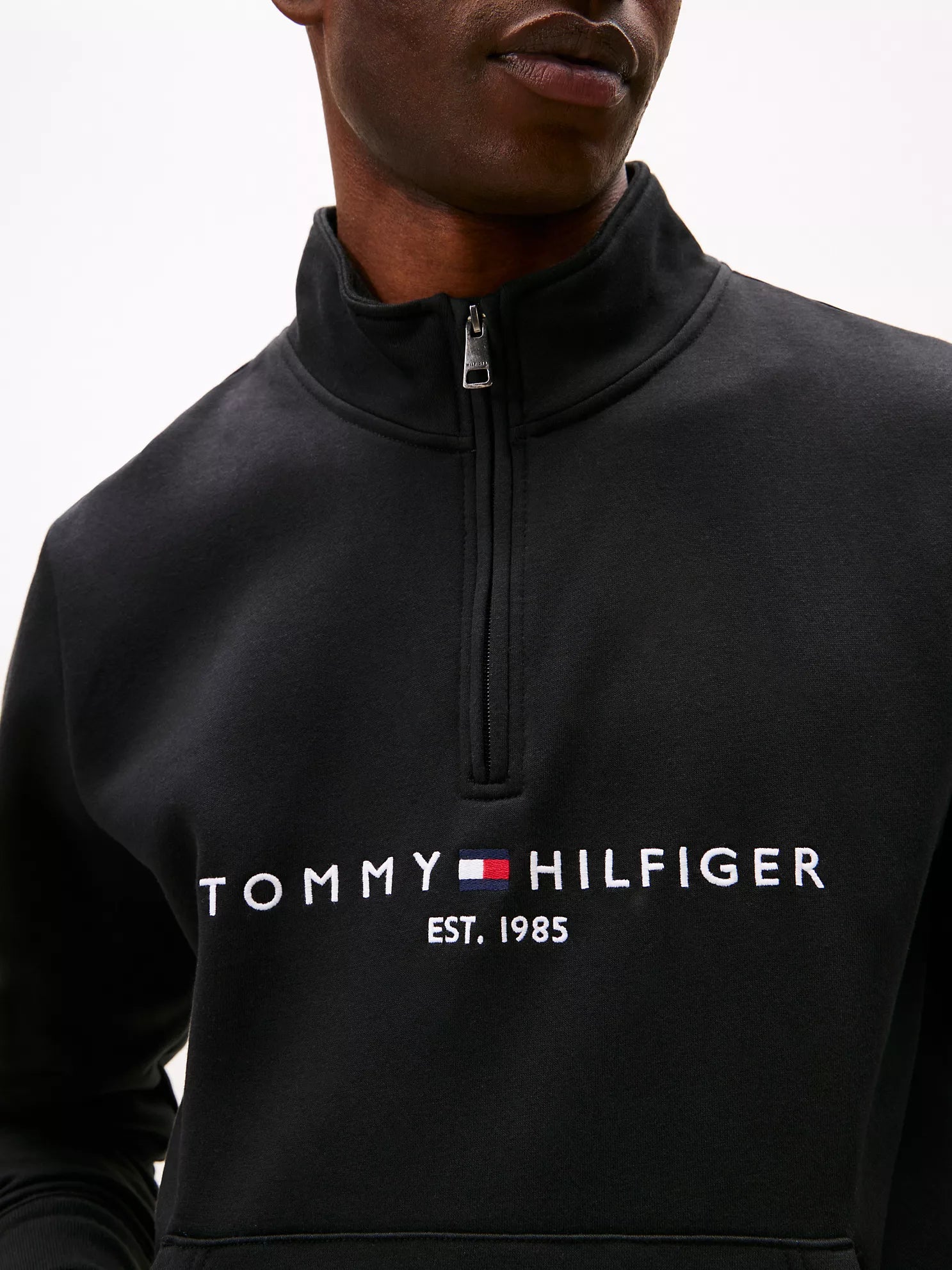Tommy Mens'Embroidered Tommy Logo Quarter-Zip BLACK