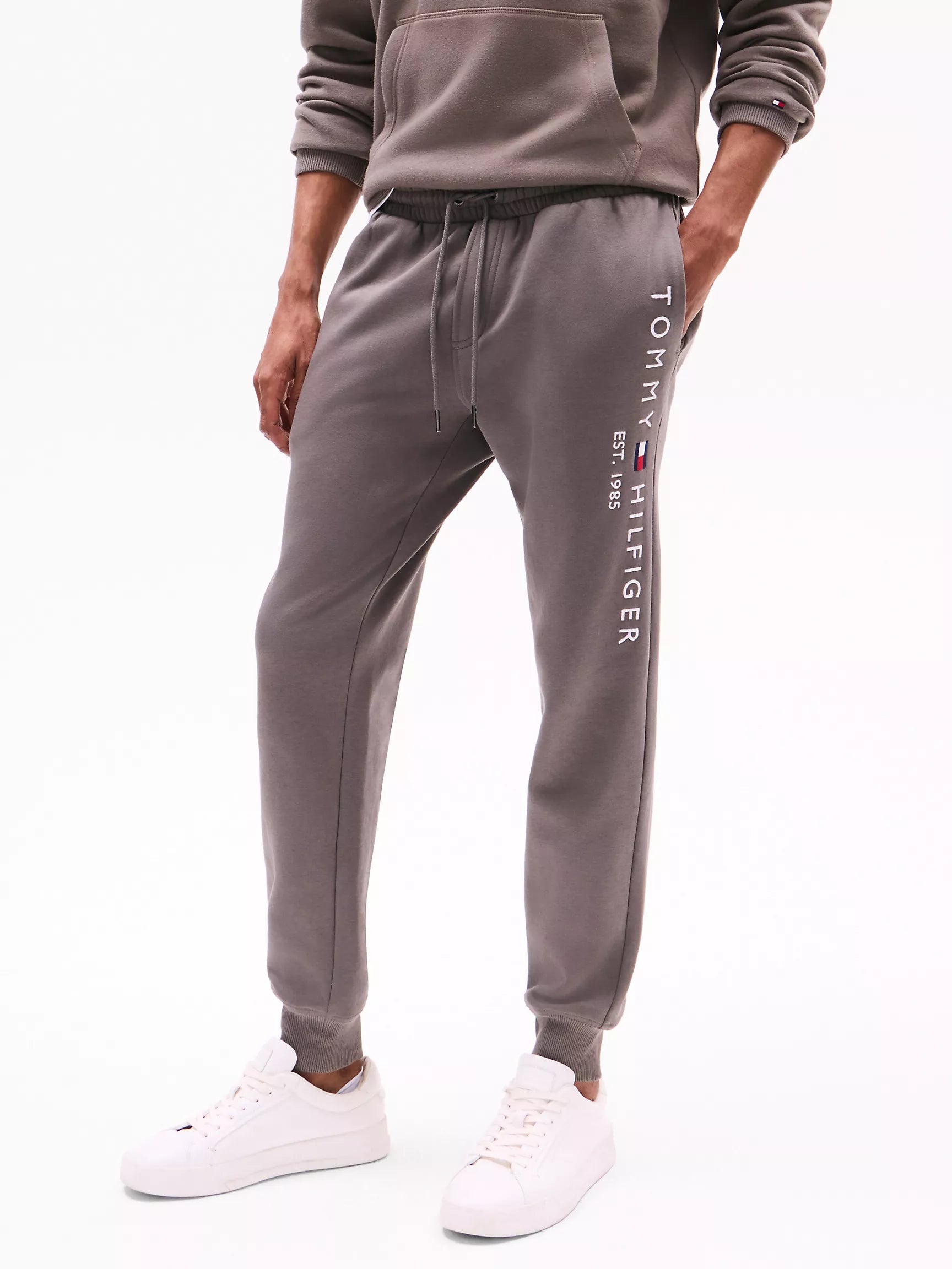 Tommy MENS' Logo Sweatpant /Shady Stone