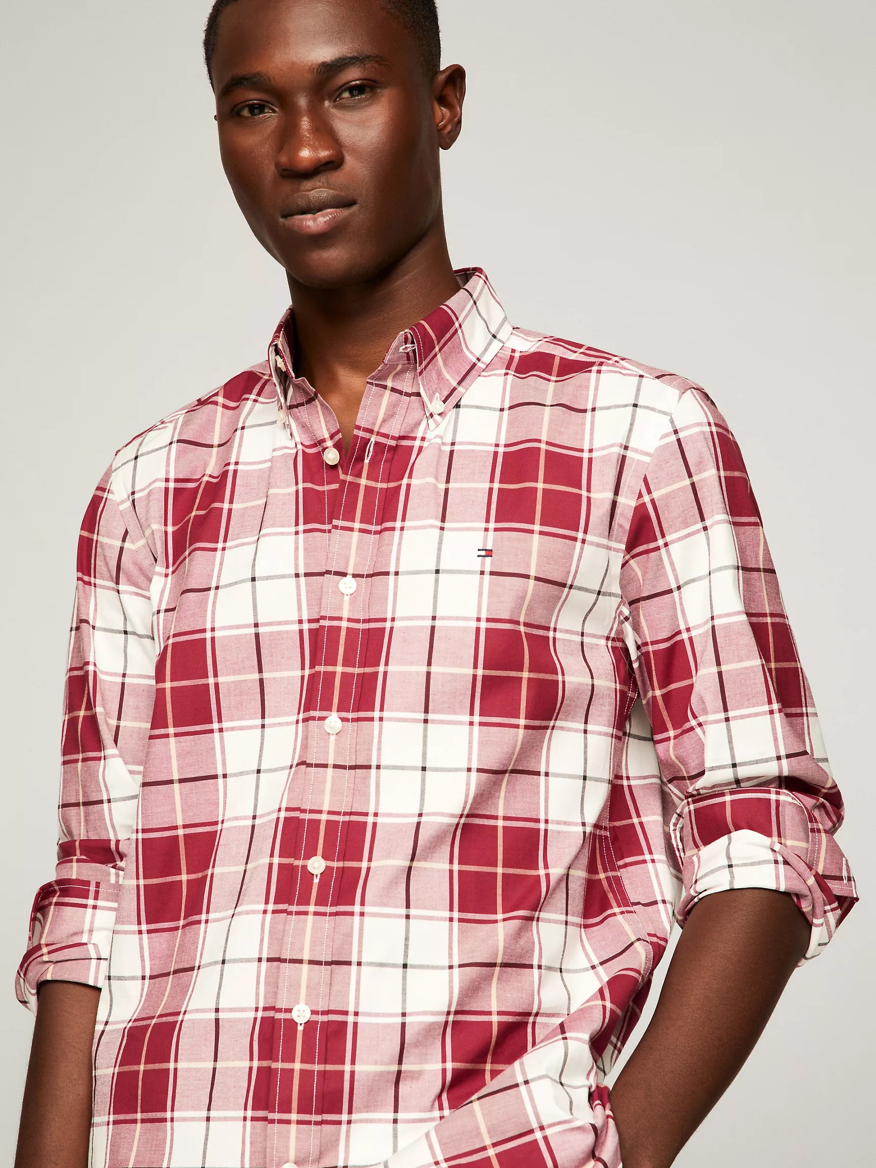Tommy Mens' Regular Fit Plaid Poplin Shirt