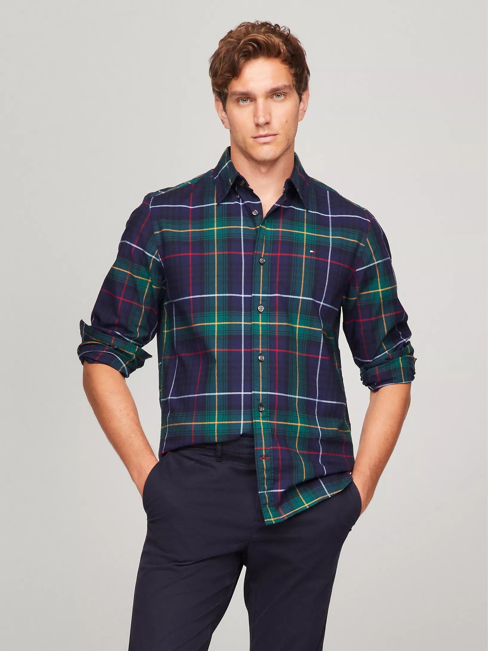 Tommy Mens' Regular Fit Plaid Oxford Shirt