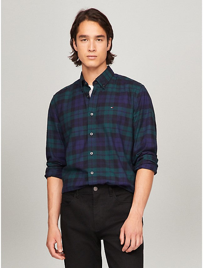 Tommy Mens' Regular Fit Plaid Oxford Shirt