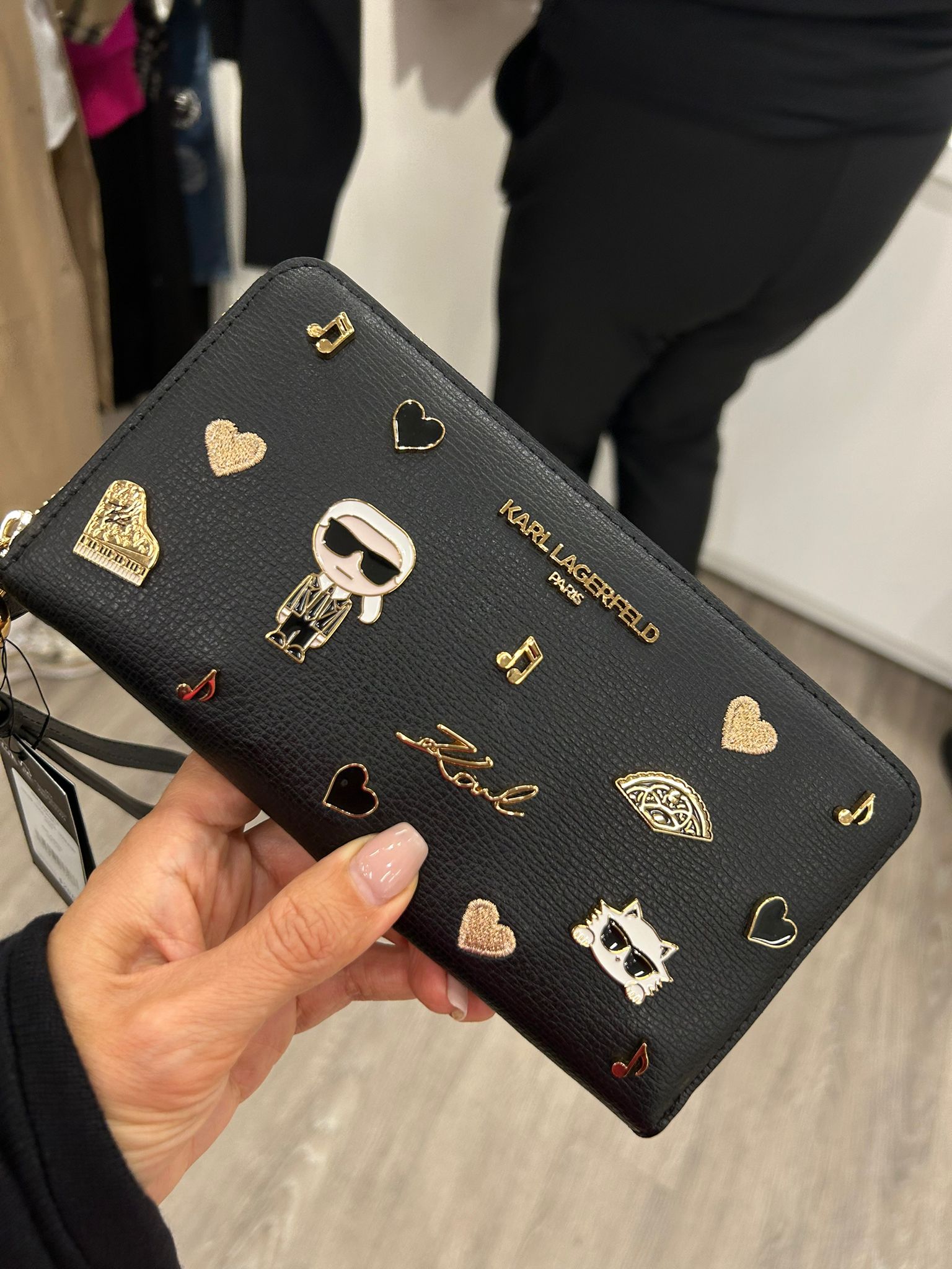 Karl Lagerfeld Paris Womens' LARGE ZIP WALLET WITH PINS BLACK