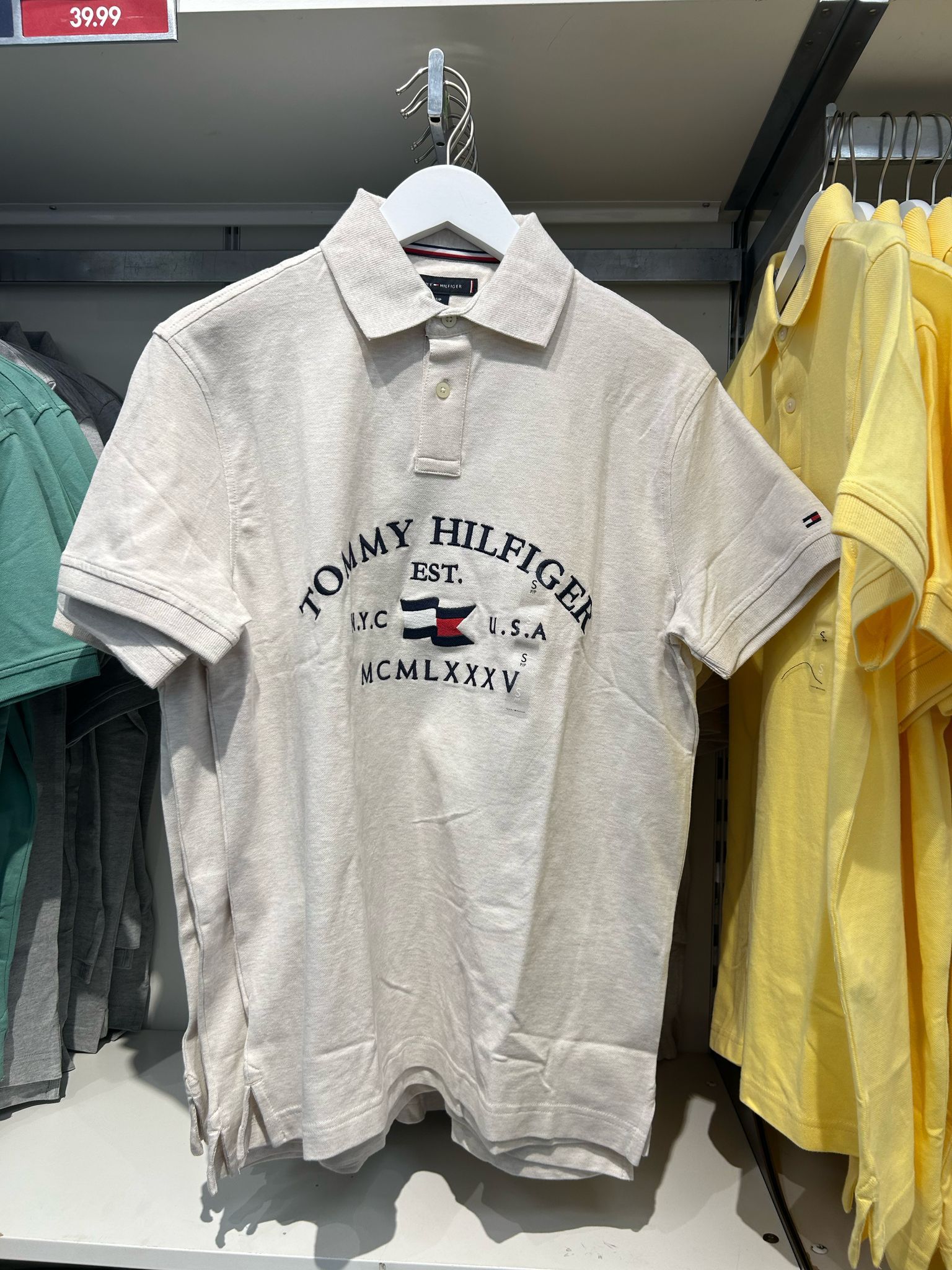 Tommy Mens' Regular Fit Hilfiger Flag Polo/Beige Heather