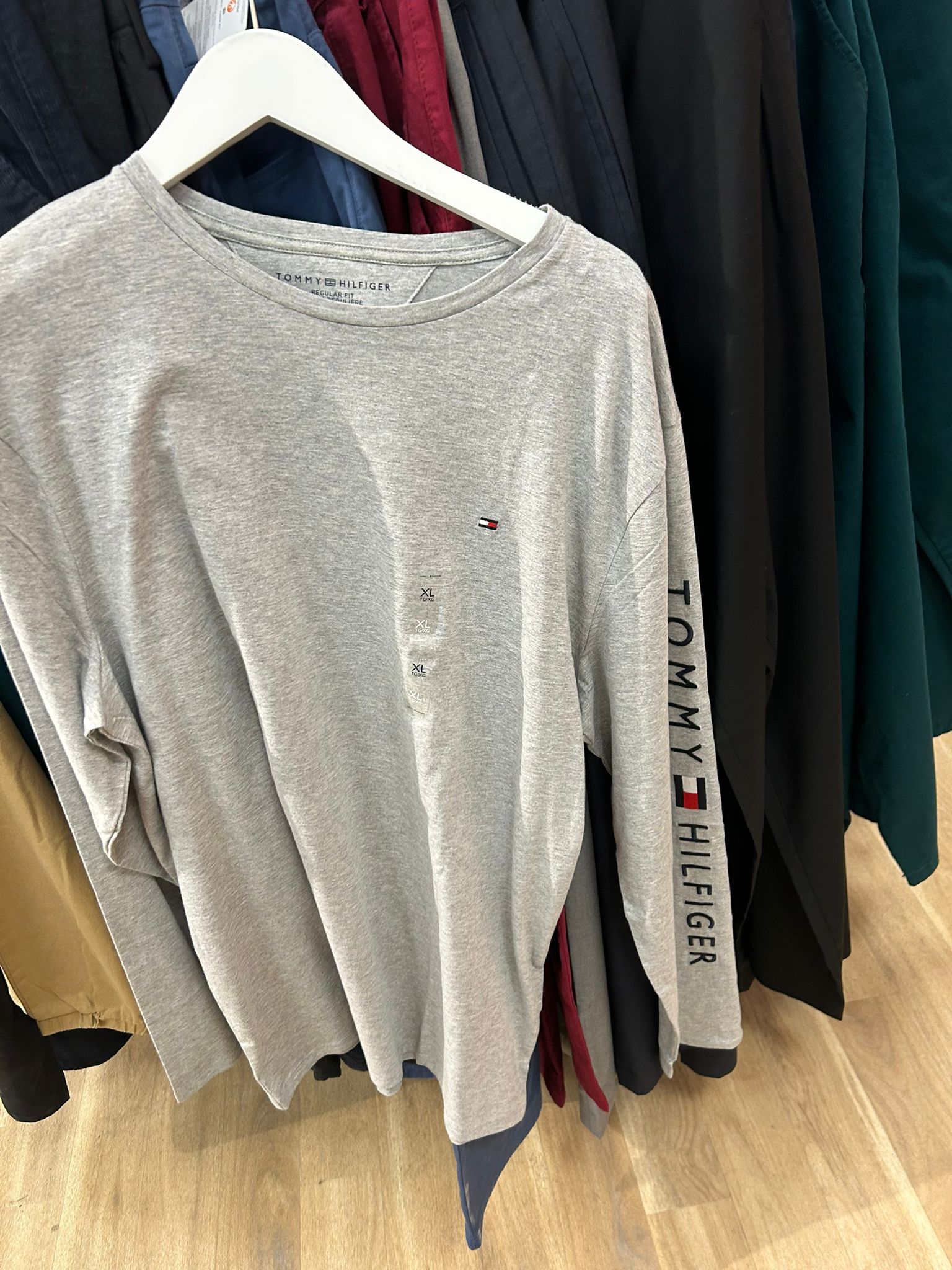 Tommy Hilfiger Logo embroidered T shirt Gray