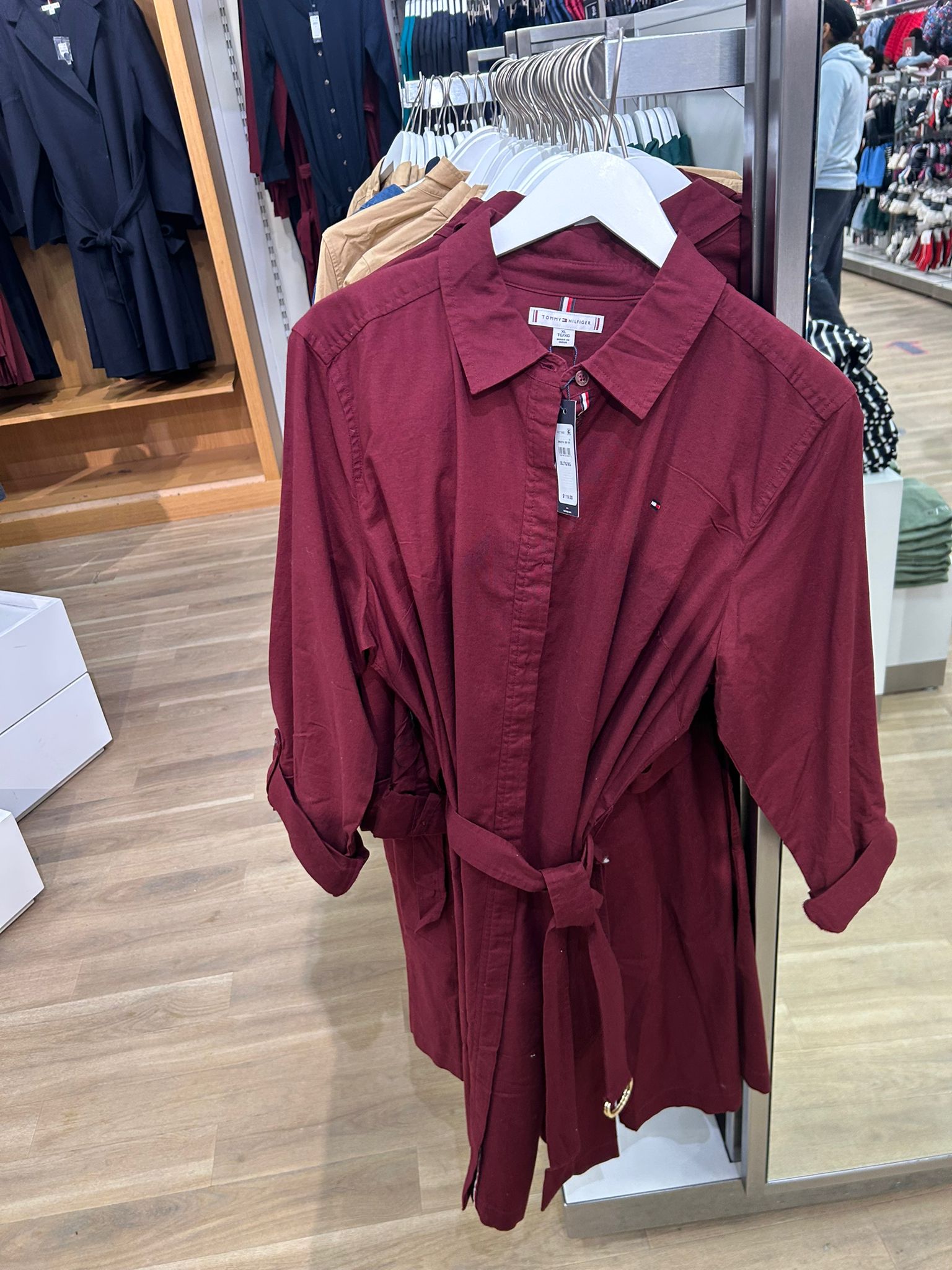 TOMMY WOMENS' Long-Sleeve Belted Oxford Shirtdress Burgundy