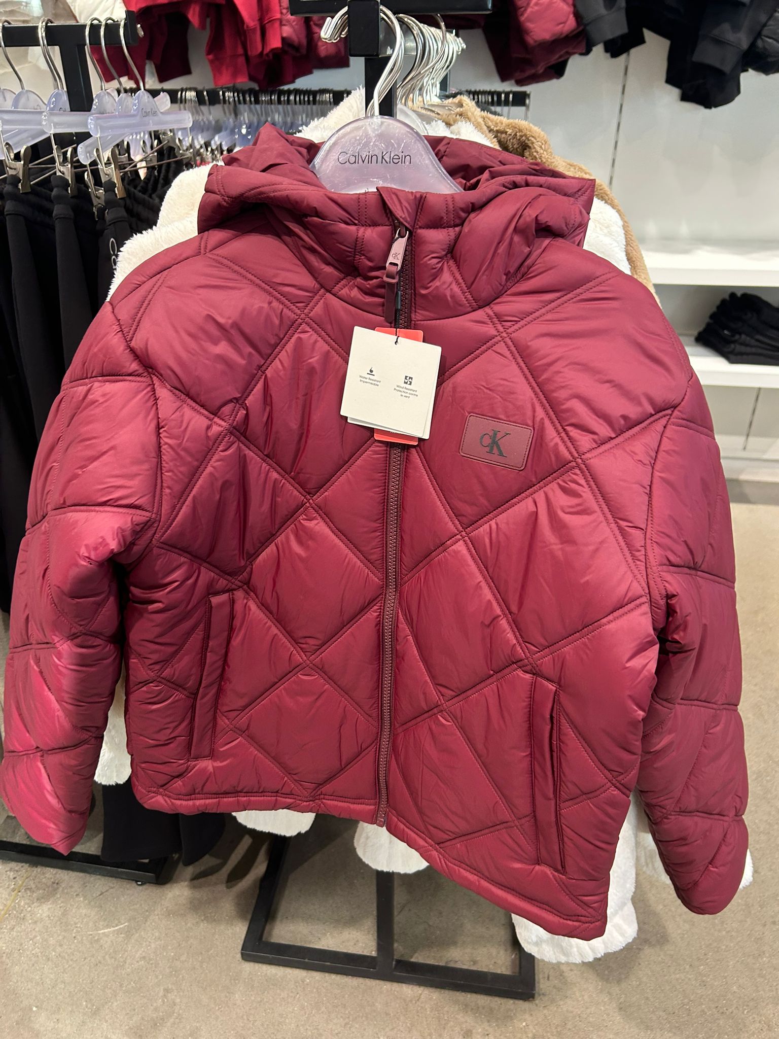 Calvin Klein Womens' Short Puffer Jacket Windsor Wine