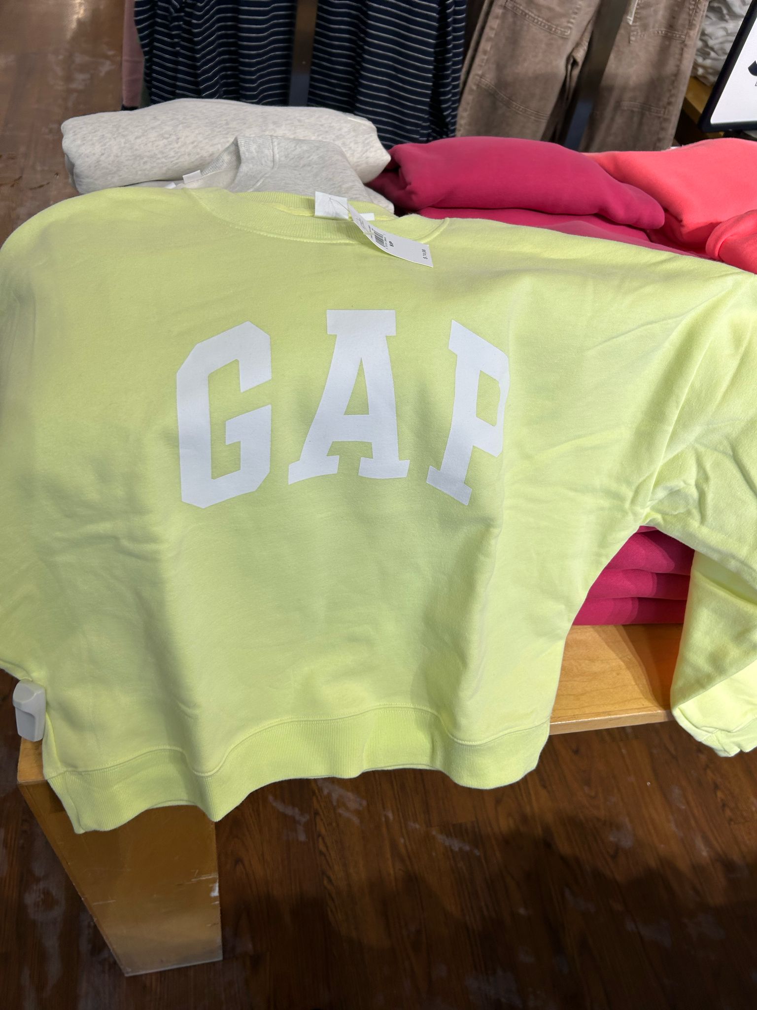 WOMEN Oversized Gap Logo Sweatshirt/ YELLOW