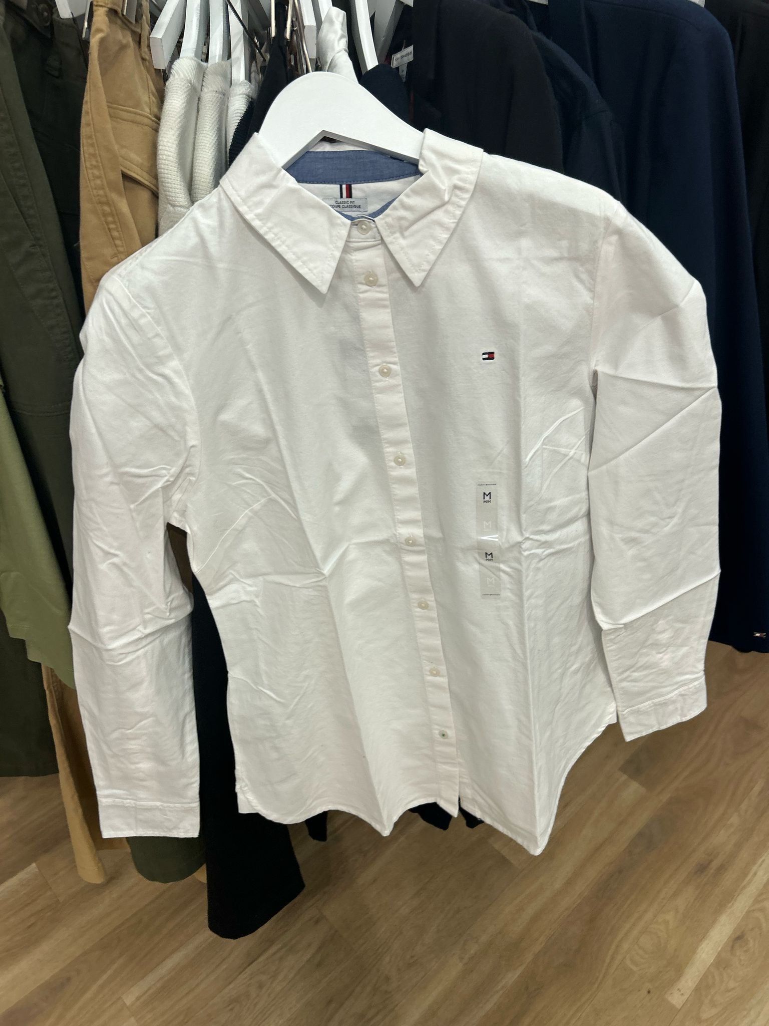 TOMMY WOMENS' Flag Embroidery Classic Fit Shirt