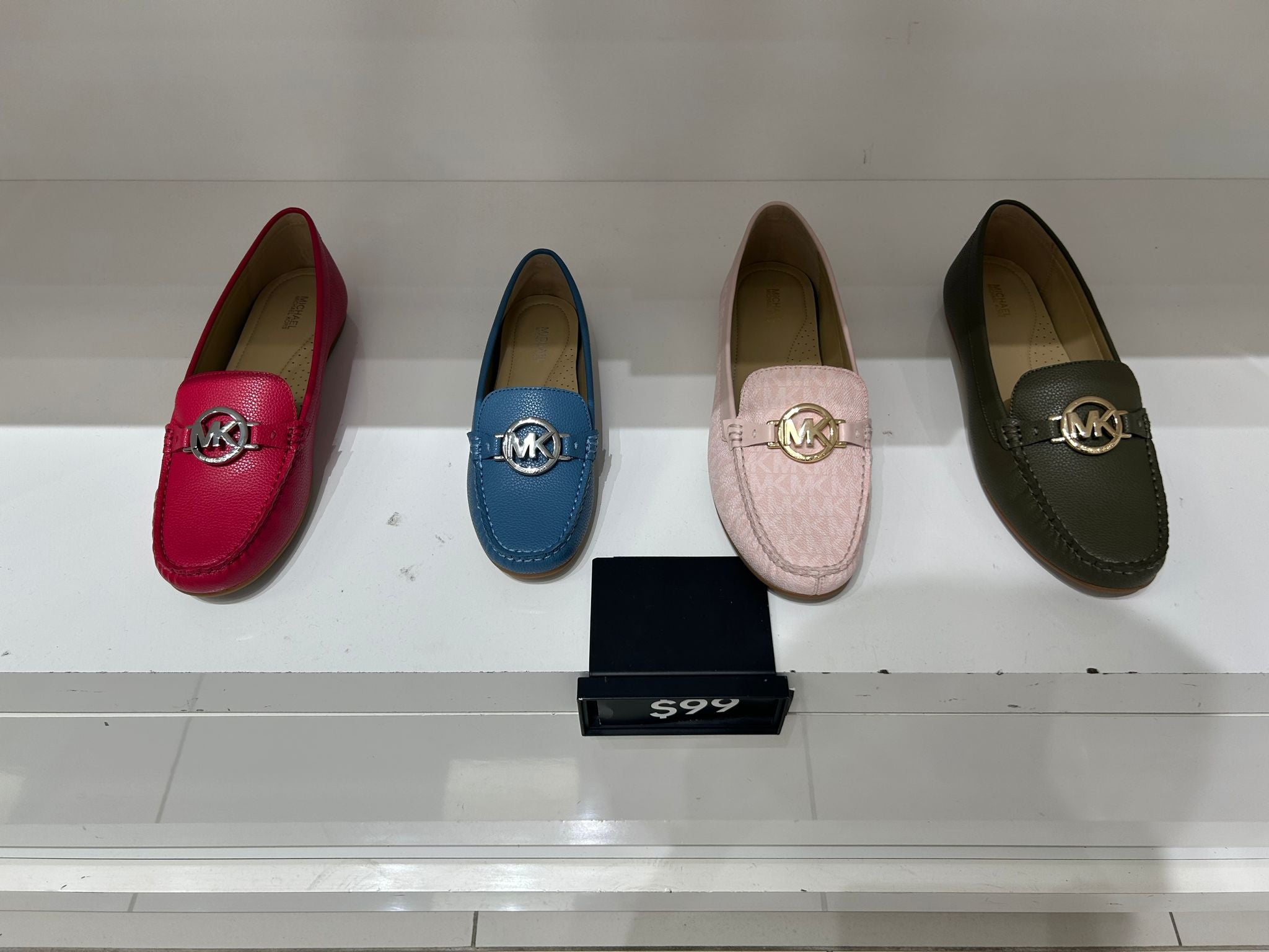Michael Kors WOMENS' Fulton Signature Logo Moccasin