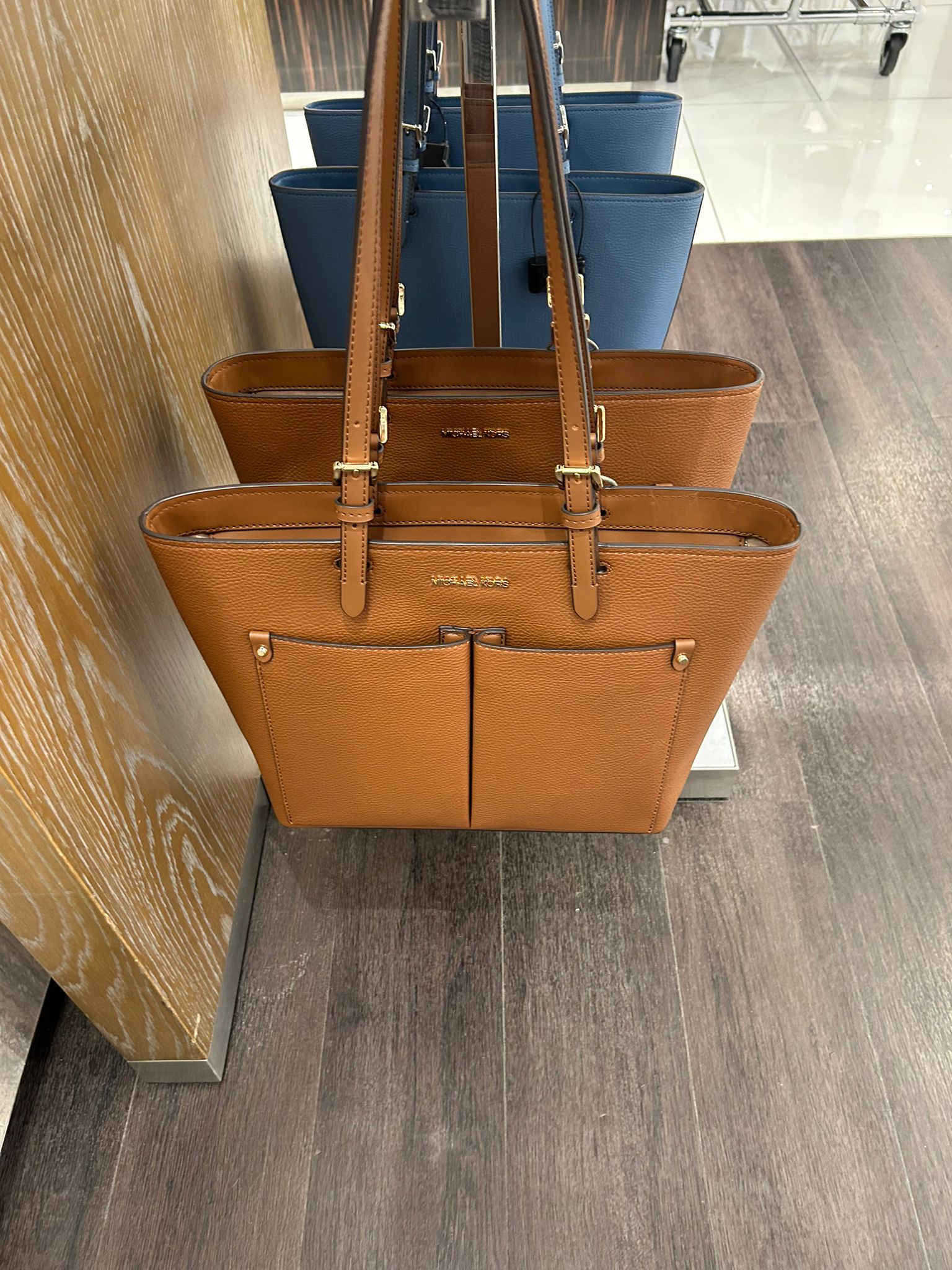 Michael Kors WOMENS' Jet Set Medium Pocket Tote Bag LUGGAGE