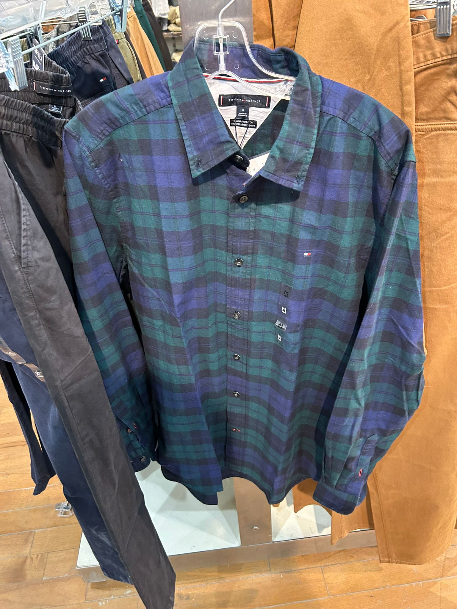 Tommy Mens' Regular Fit Plaid Oxford Shirt