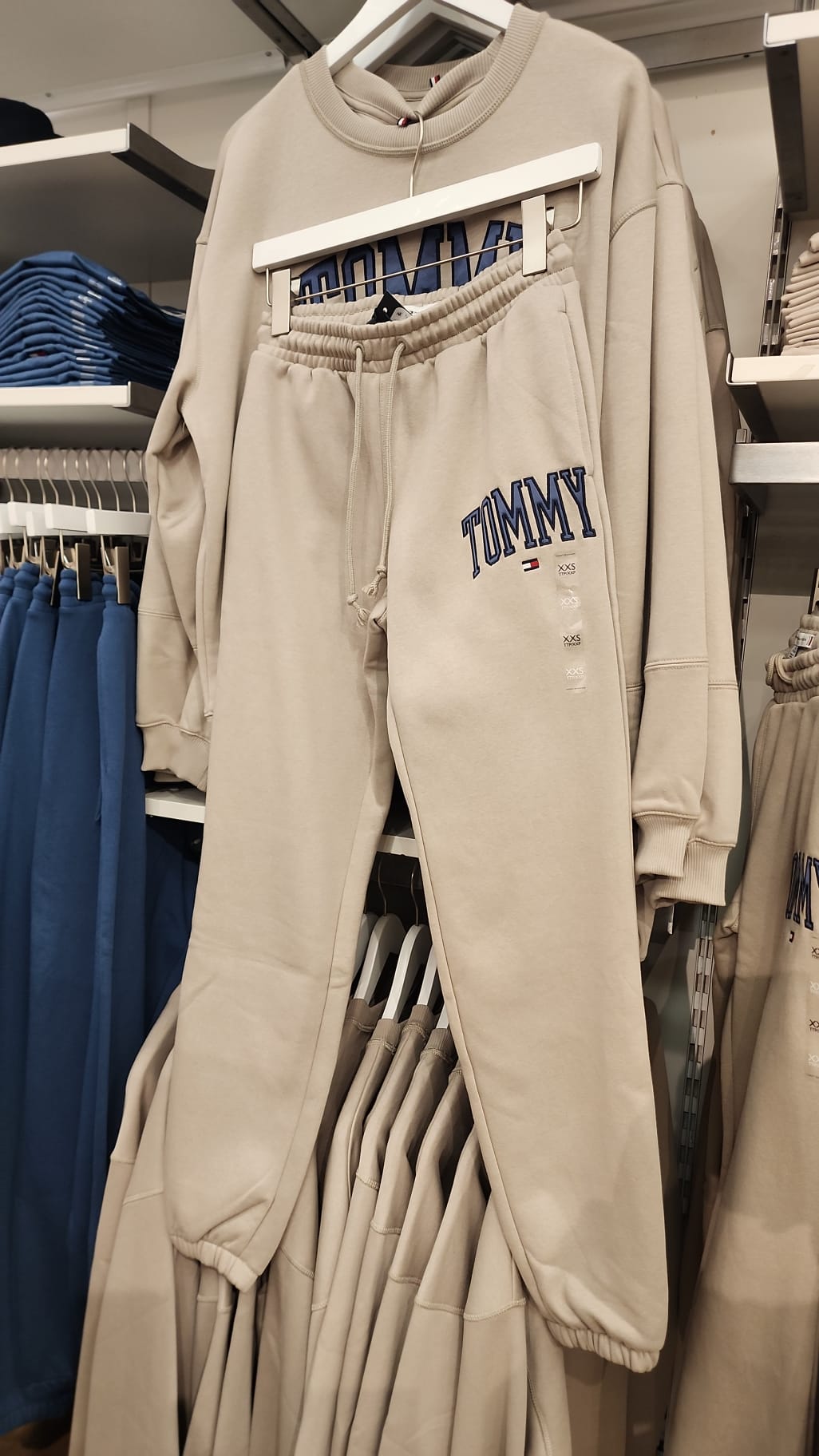 Tommy Womens' Varsity Tommy Logo Sweatpant/ STONE