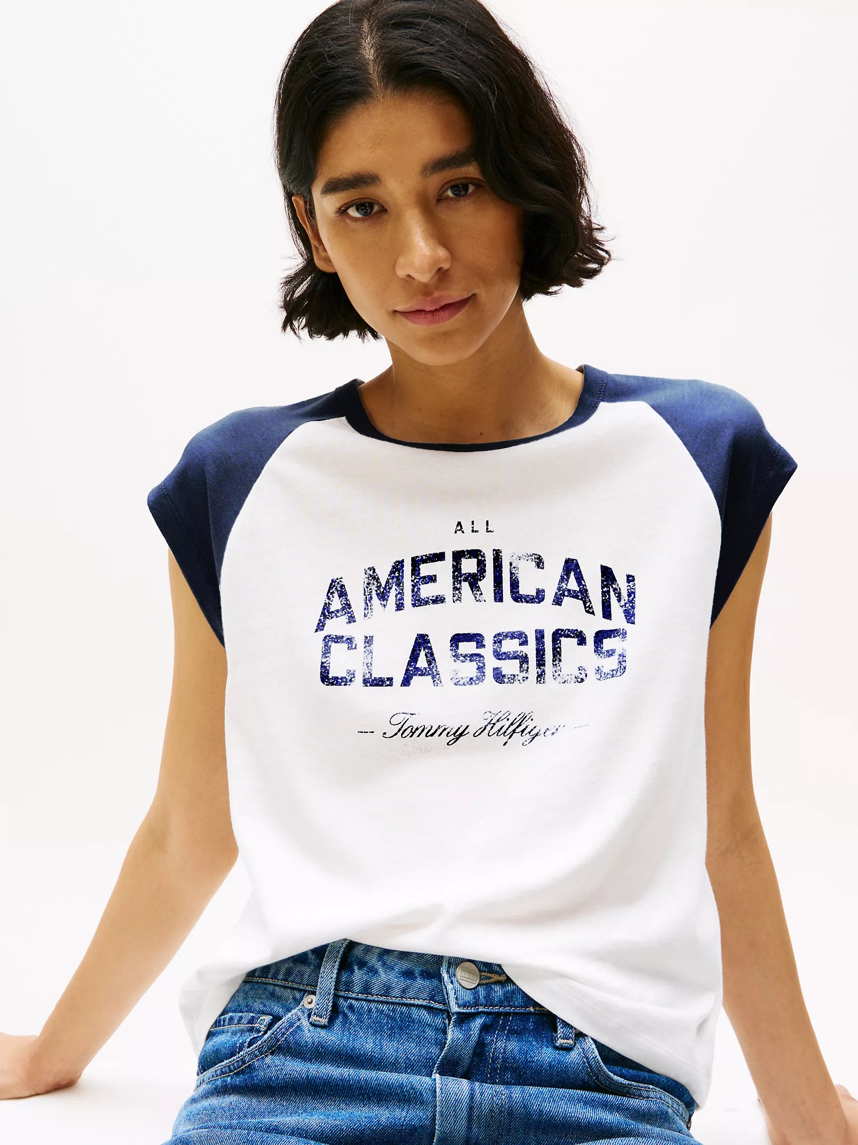 Tommy Hilfiger women's Varsity Logo Raglan T-Shirt