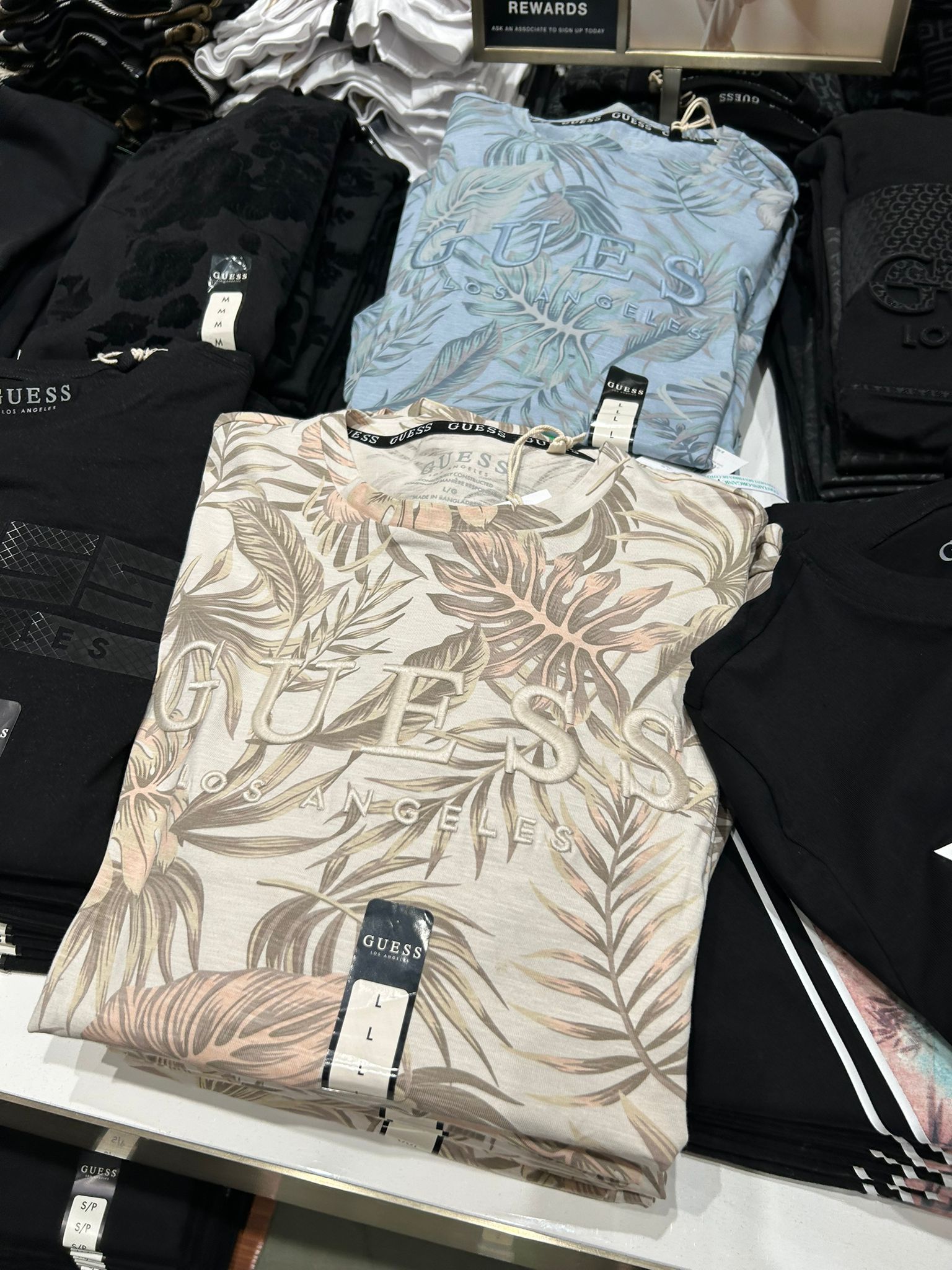 GUESS Los Angeles graphic t-shirts-Beige